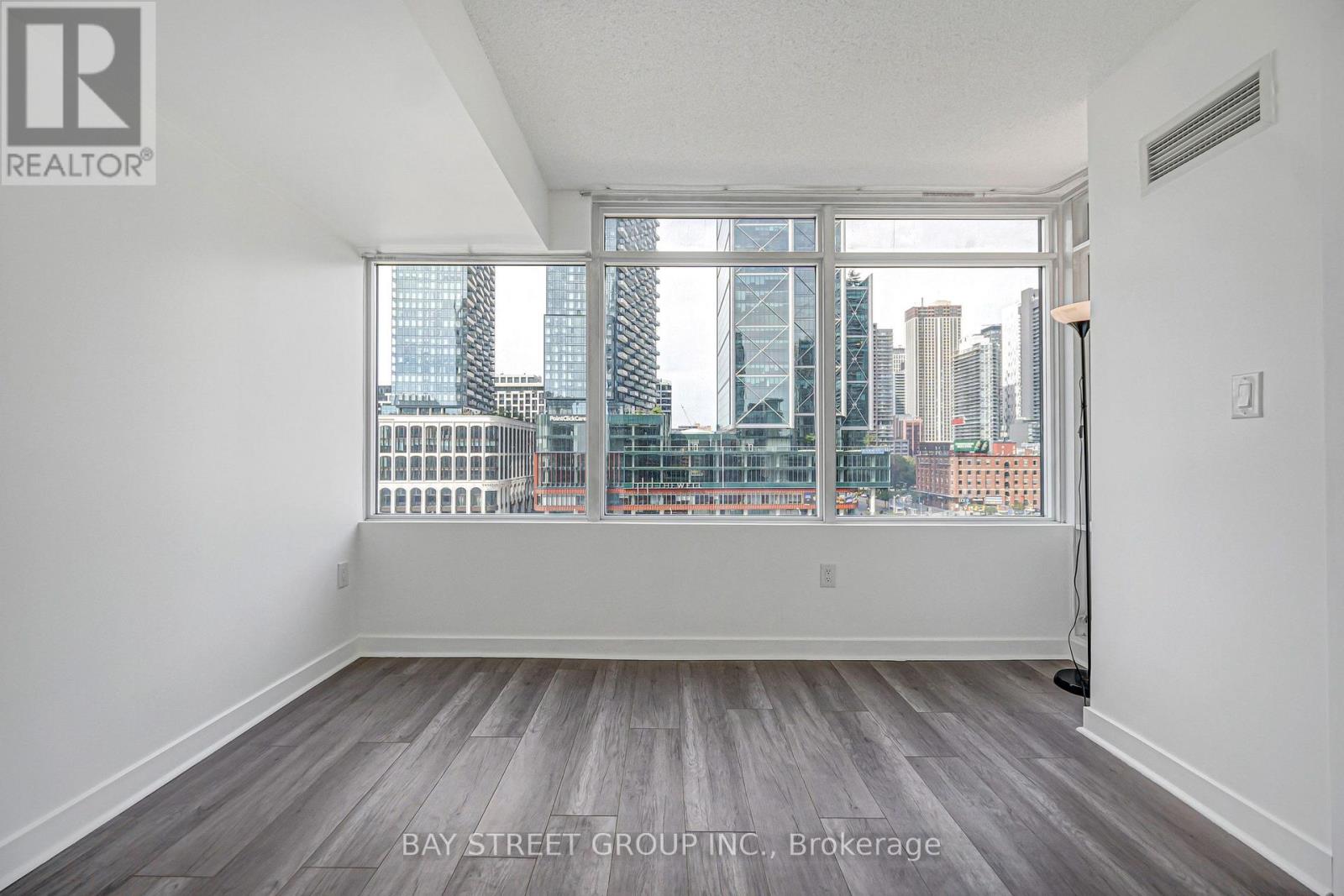 816 - 25 Telegram Mews, Toronto, Ontario  M5V 3Z1 - Photo 18 - C13762504
