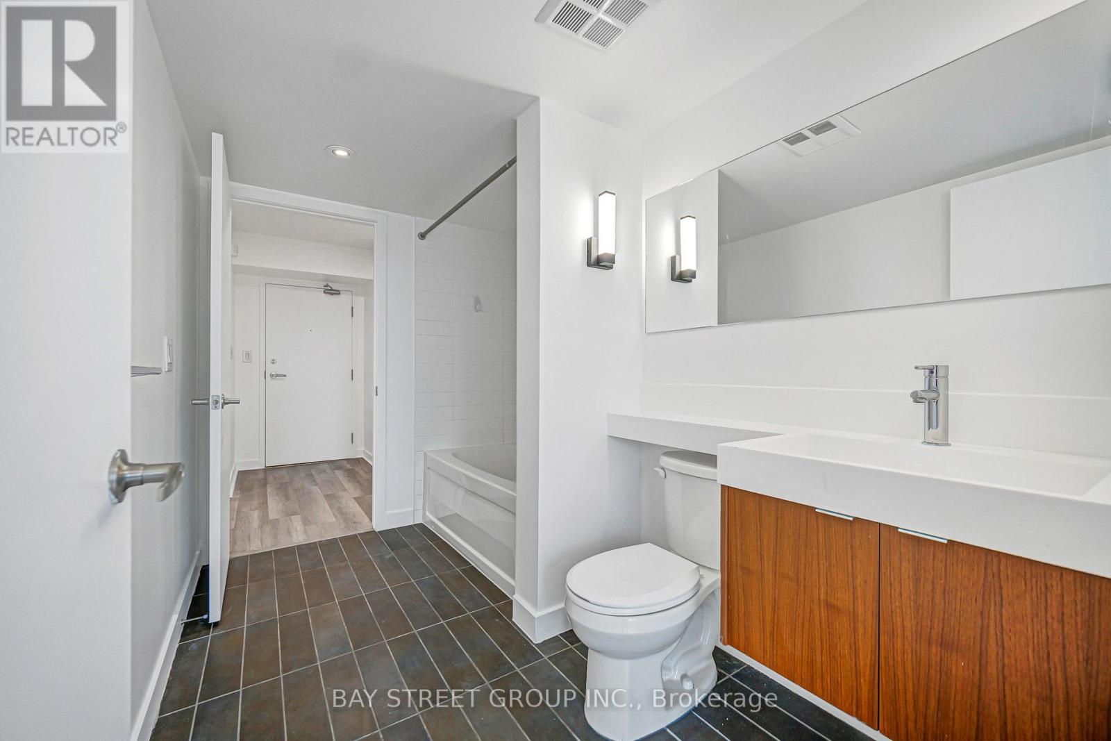 816 - 25 Telegram Mews, Toronto, Ontario  M5V 3Z1 - Photo 21 - C13762504