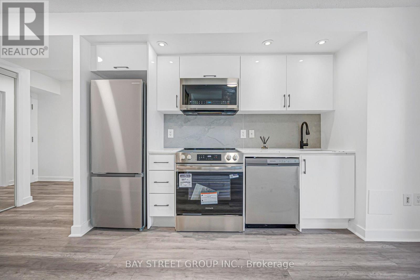816 - 25 Telegram Mews, Toronto, Ontario  M5V 3Z1 - Photo 5 - C13762504