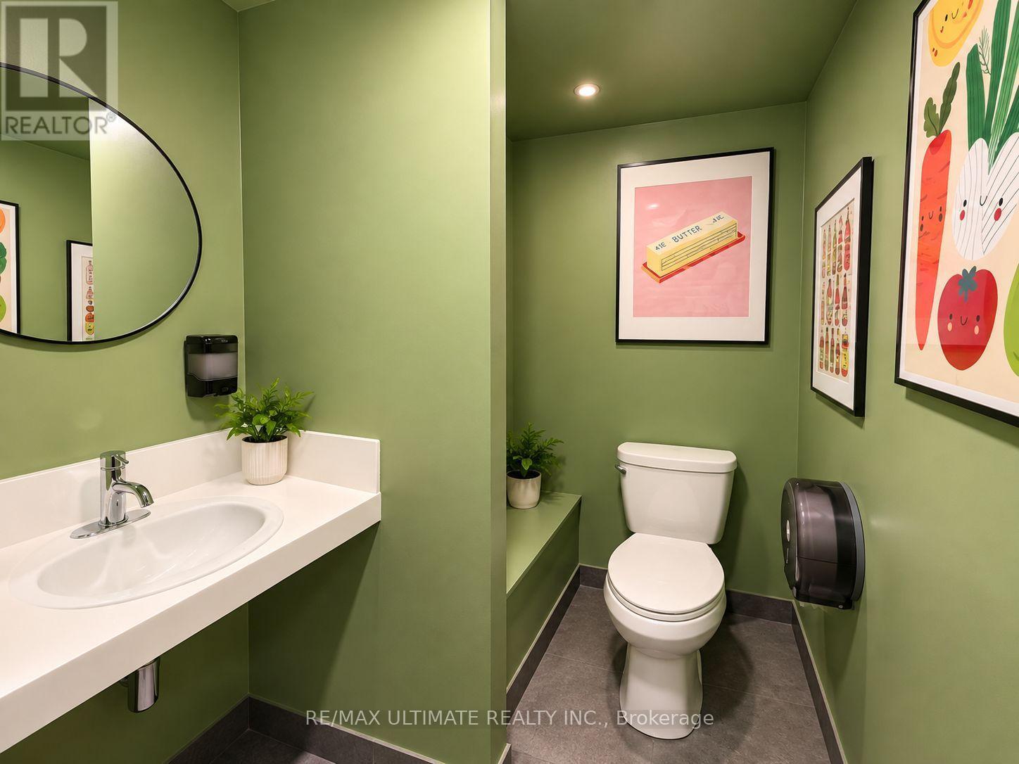 2471 Yonge Street, Toronto, Ontario  M4P 2H6 - Photo 9 - C13762544