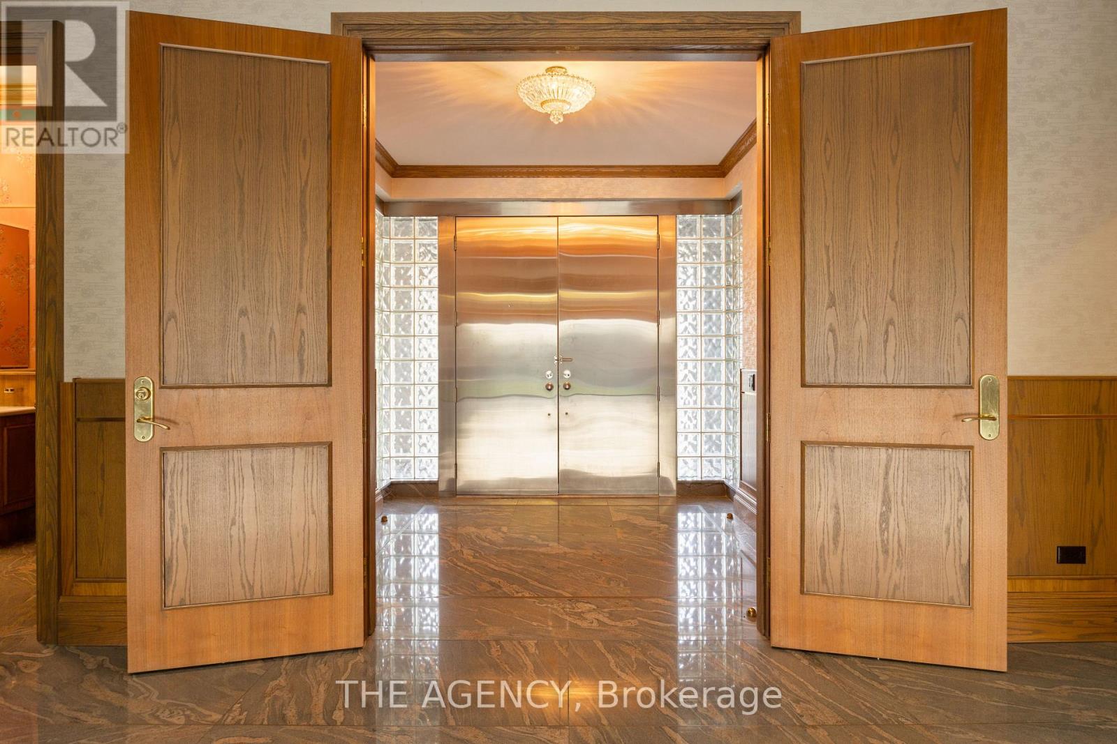 23 Bayview Ridge, Toronto, Ontario  M2L 1E3 - Photo 3 - C13762548