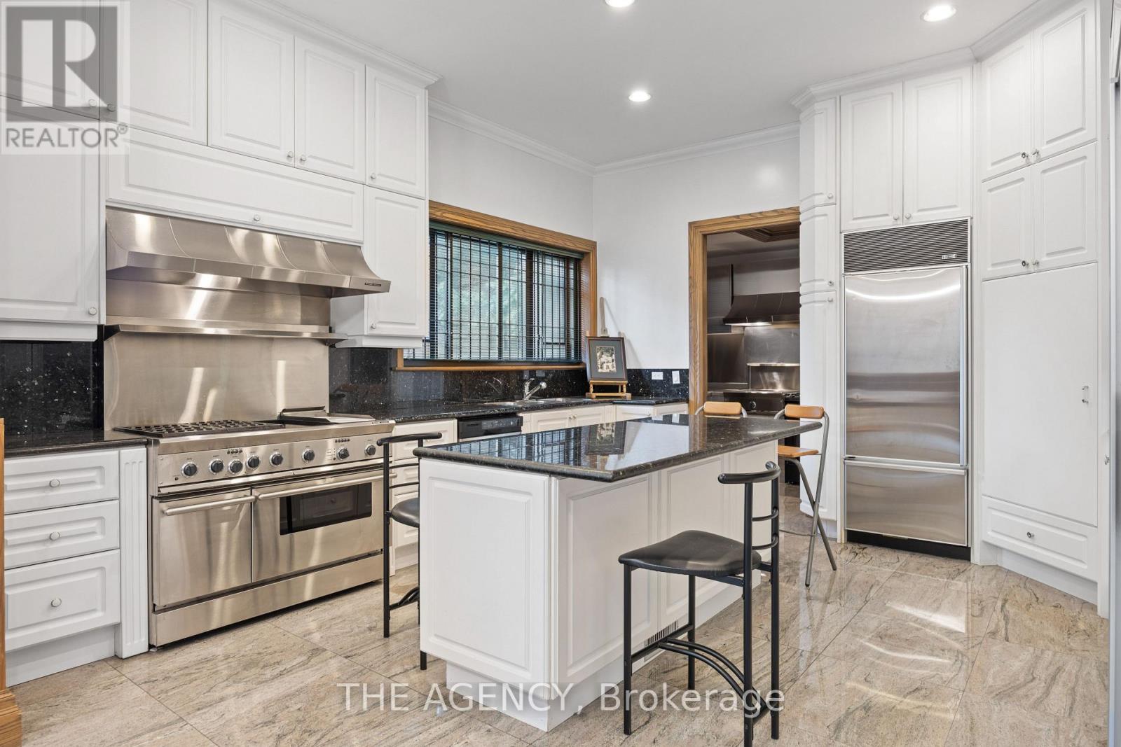 23 Bayview Ridge, Toronto, Ontario  M2L 1E3 - Photo 7 - C13762548