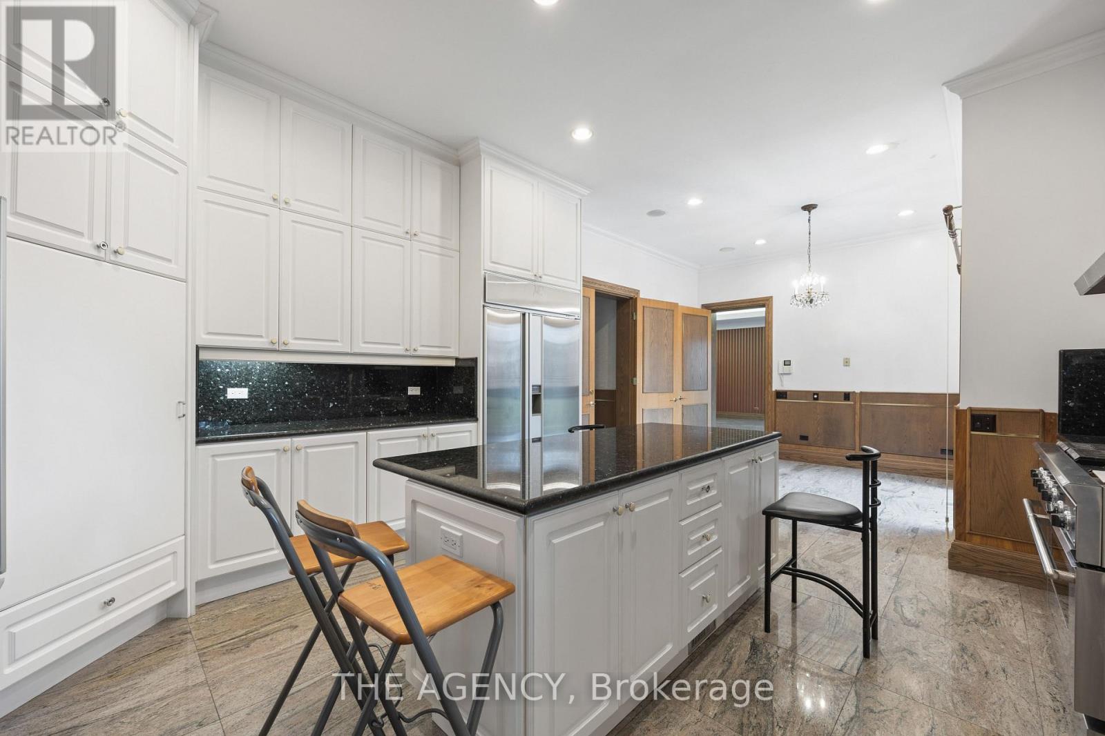 23 Bayview Ridge, Toronto, Ontario  M2L 1E3 - Photo 8 - C13762548