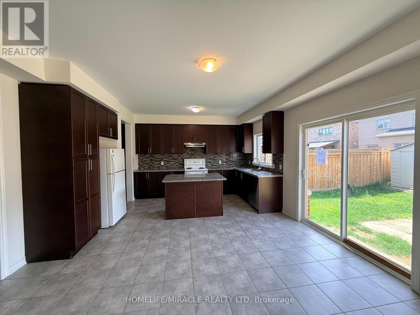 42 Arthur Mclaughlin Street, Clarington, Ontario  L1C 0T6 - Photo 14 - E13762342