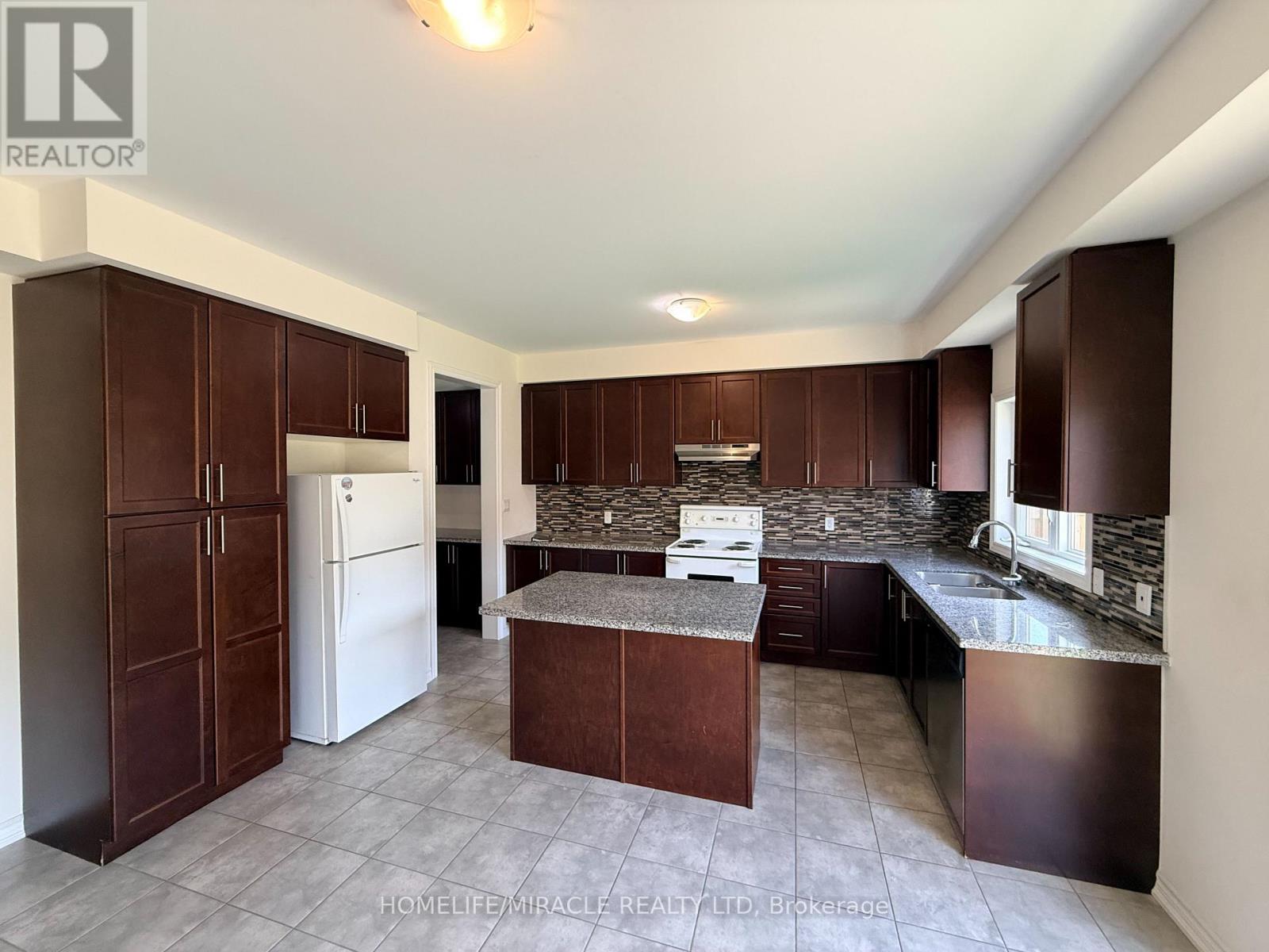 42 Arthur Mclaughlin Street, Clarington, Ontario  L1C 0T6 - Photo 15 - E13762342