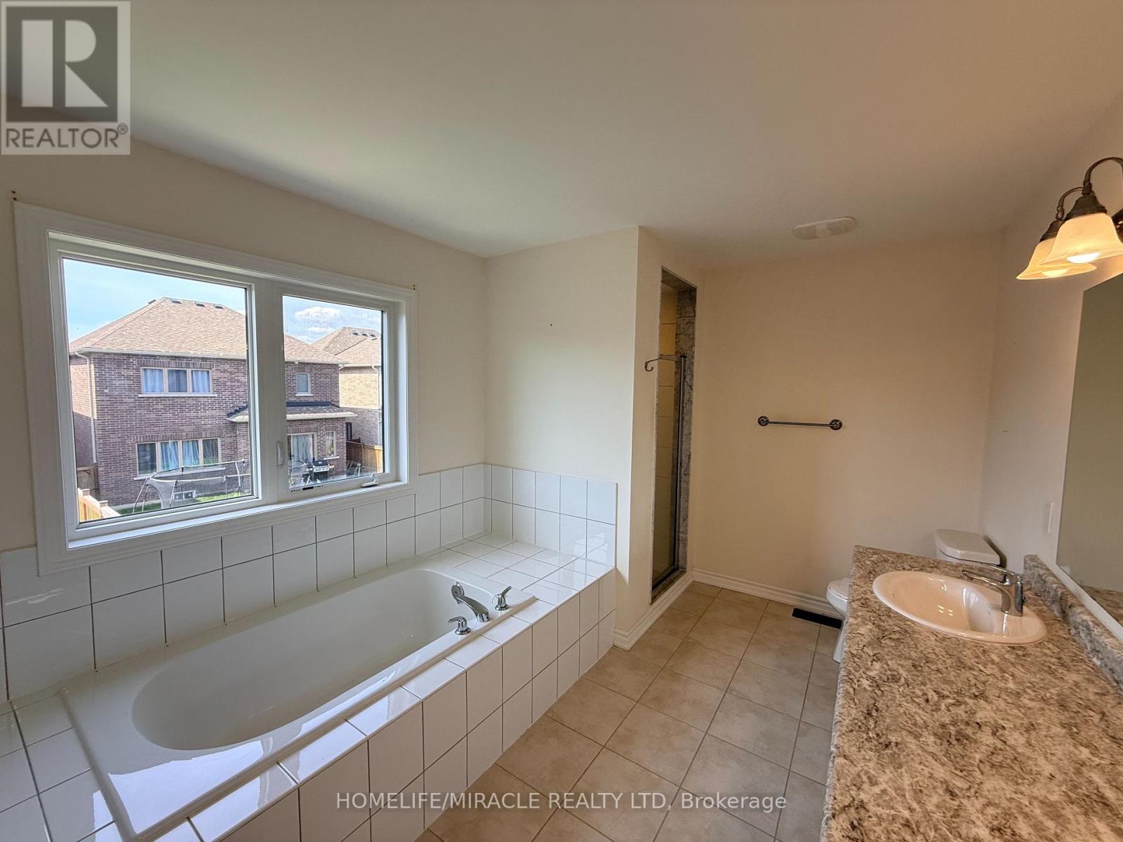 42 Arthur Mclaughlin Street, Clarington, Ontario  L1C 0T6 - Photo 21 - E13762342