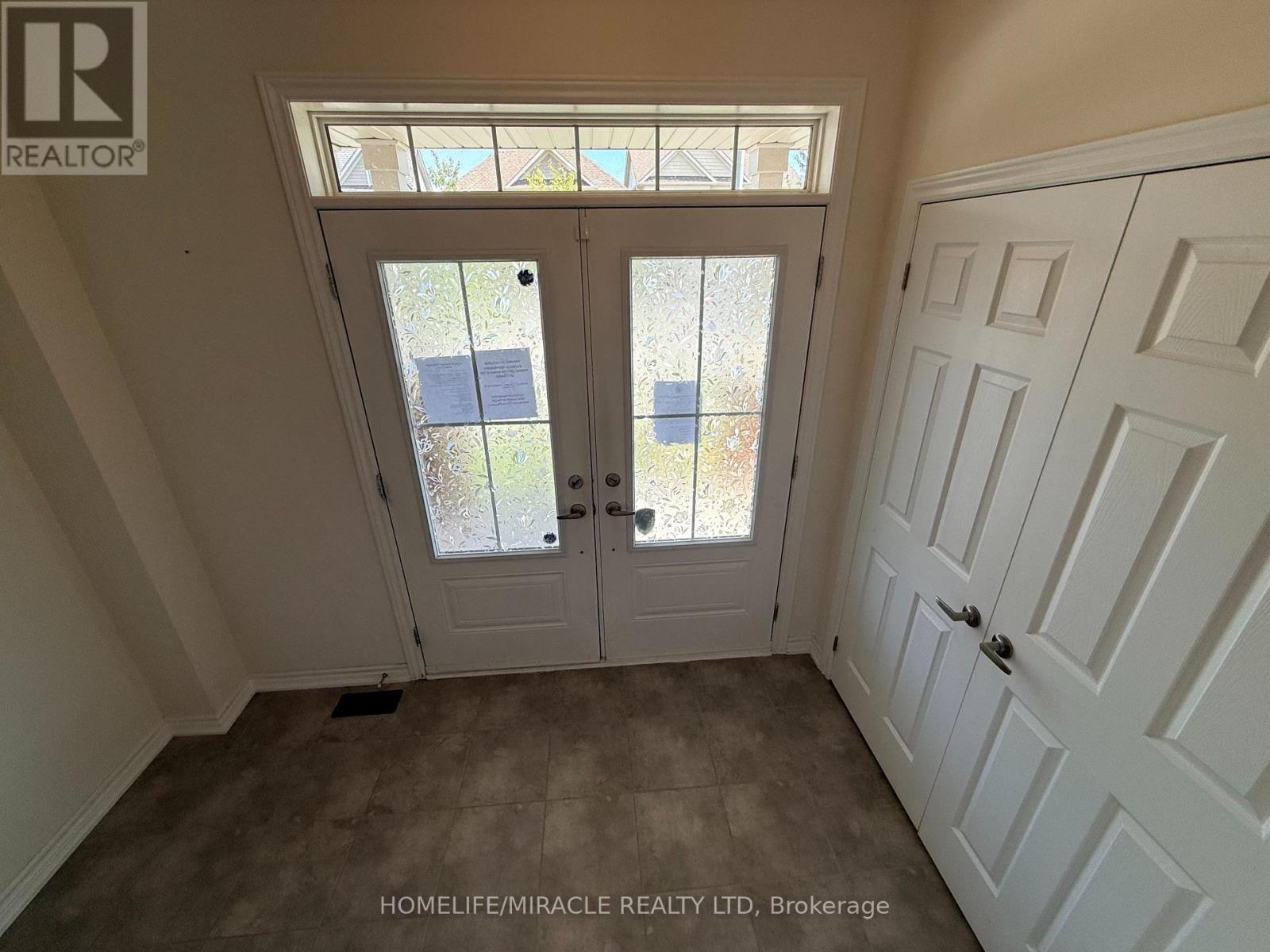 42 Arthur Mclaughlin Street, Clarington, Ontario  L1C 0T6 - Photo 5 - E13762342