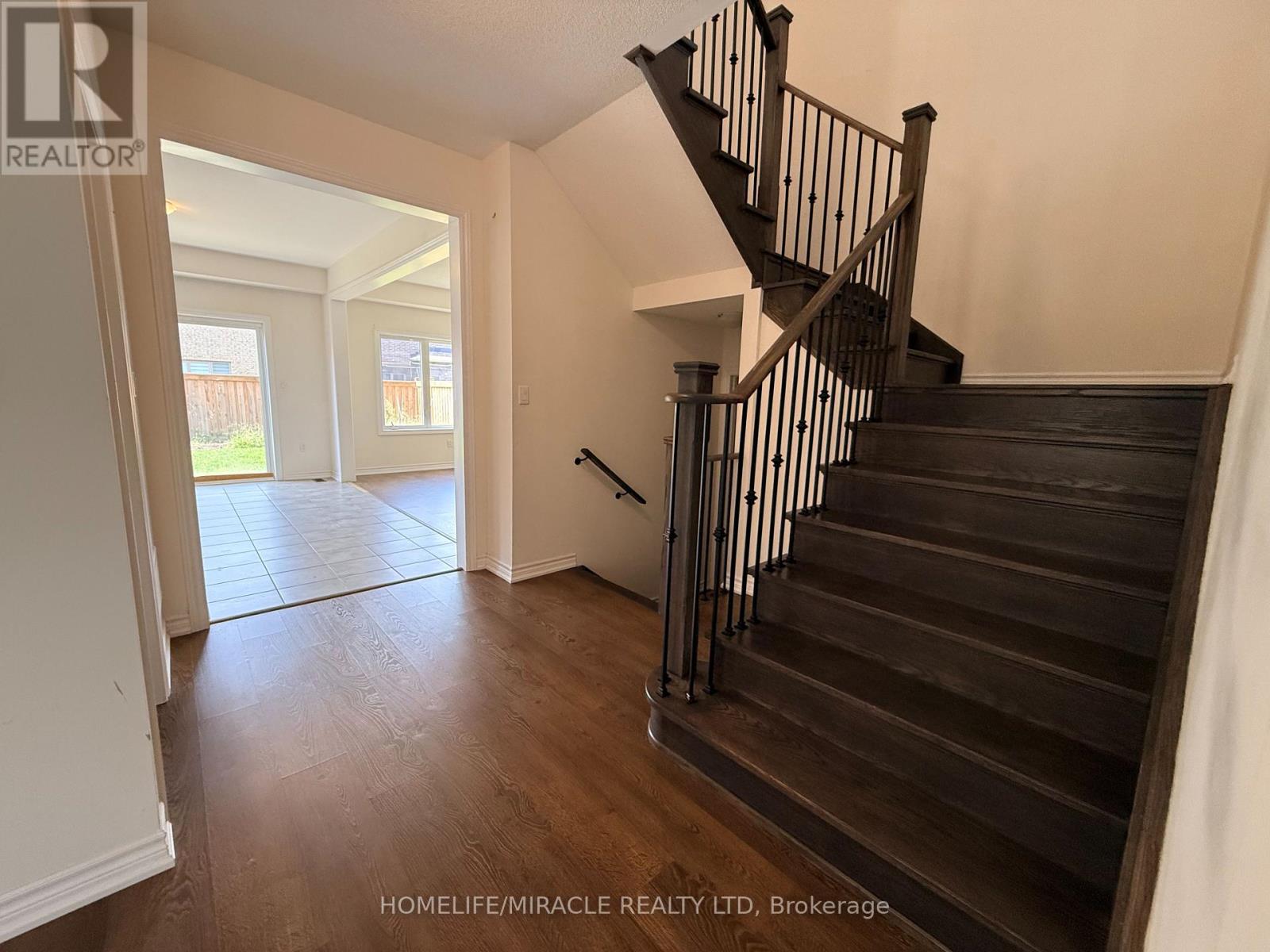 42 Arthur Mclaughlin Street, Clarington, Ontario  L1C 0T6 - Photo 9 - E13762342