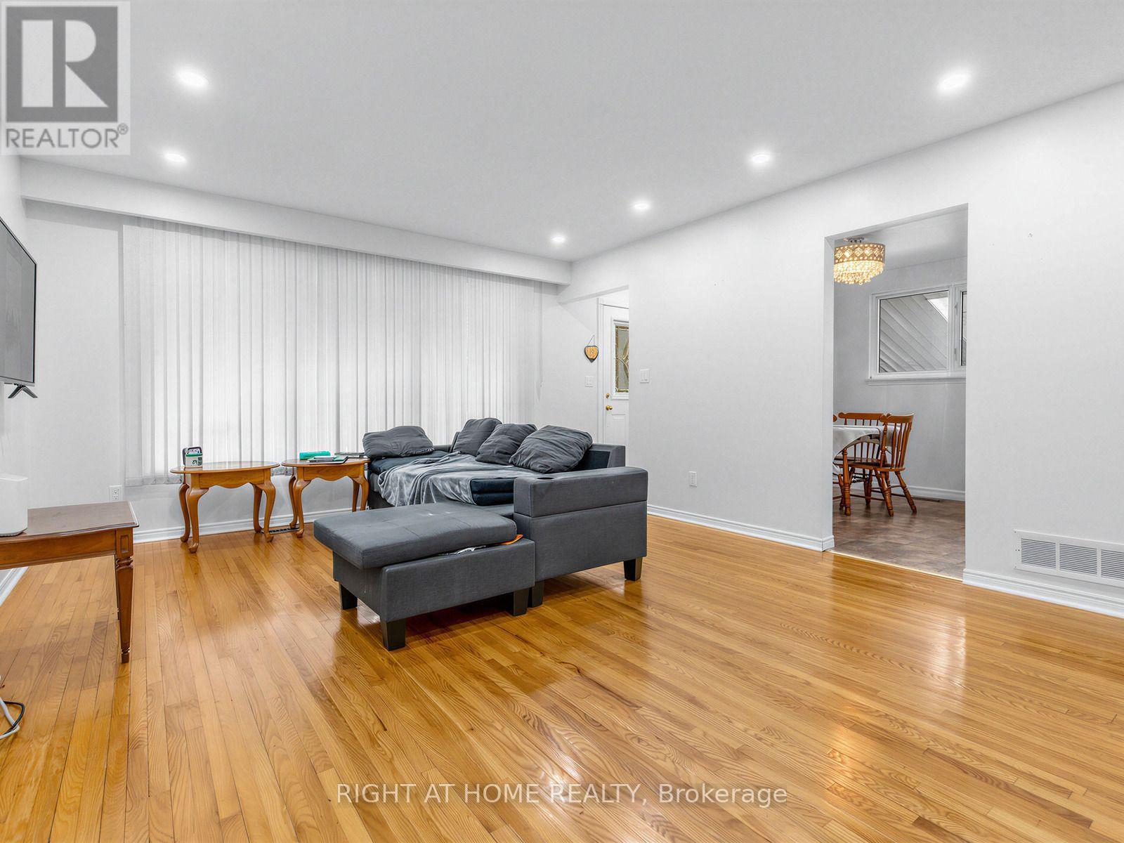 346 Lorindale Drive, Oshawa, Ontario  L1H 6X4 - Photo 4 - E13762456