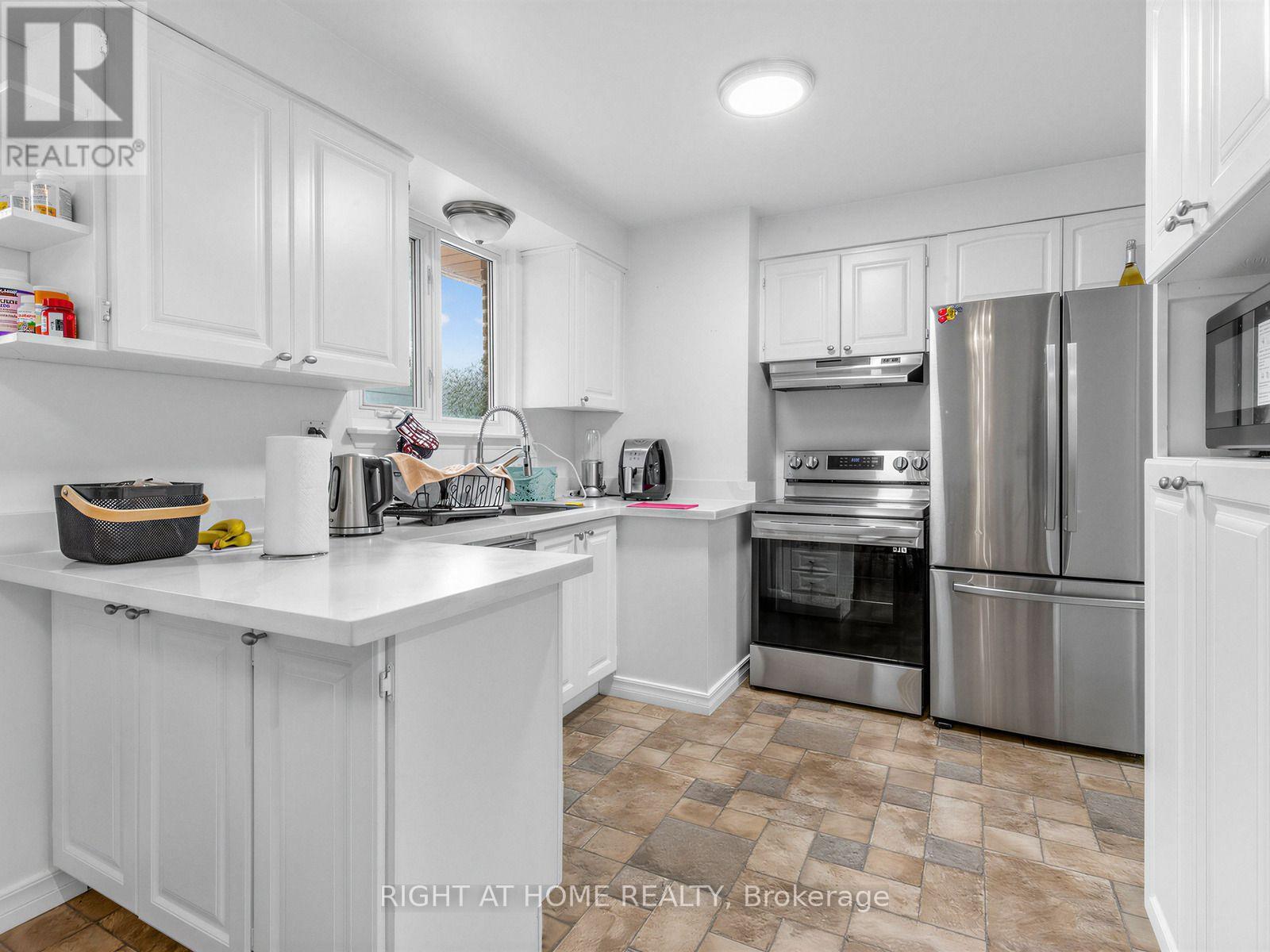 346 Lorindale Drive, Oshawa, Ontario  L1H 6X4 - Photo 9 - E13762456