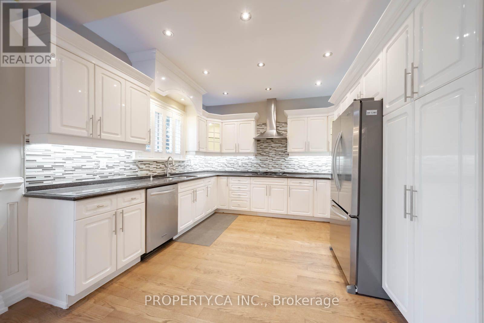 76 Concord Road, Vaughan (Beverley Glen), Ontario  L4J 3M3 - Photo 8 - N13762454
