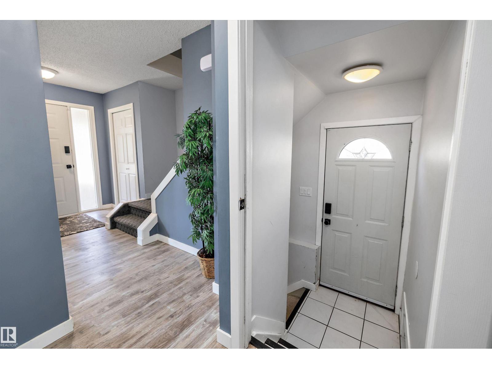 10930 Beaumaris Rd NW, Edmonton, Alberta  T5X 1Z6 - Photo 4 - E4507767