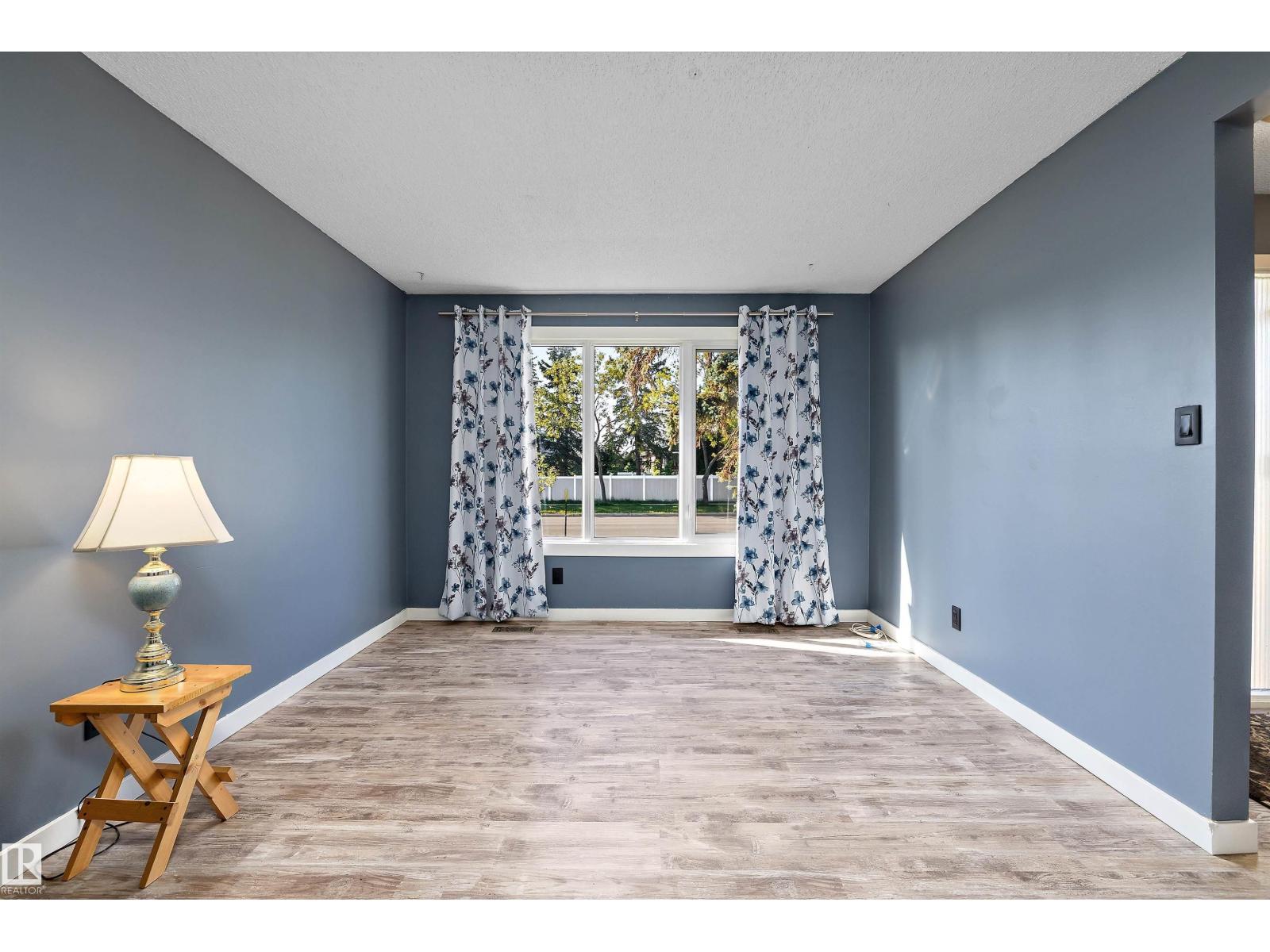 10930 Beaumaris Rd NW, Edmonton, Alberta  T5X 1Z6 - Photo 9 - E4507767