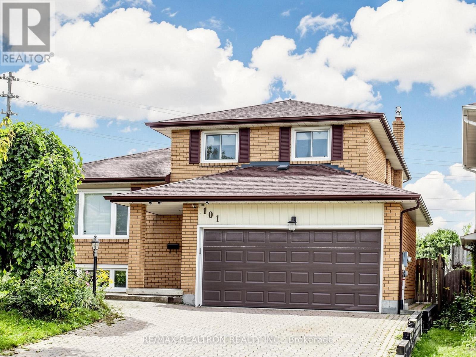 101 Chieftain Crescent, Barrie, Ontario  L4N 6J2 - Photo 1 - S13762328