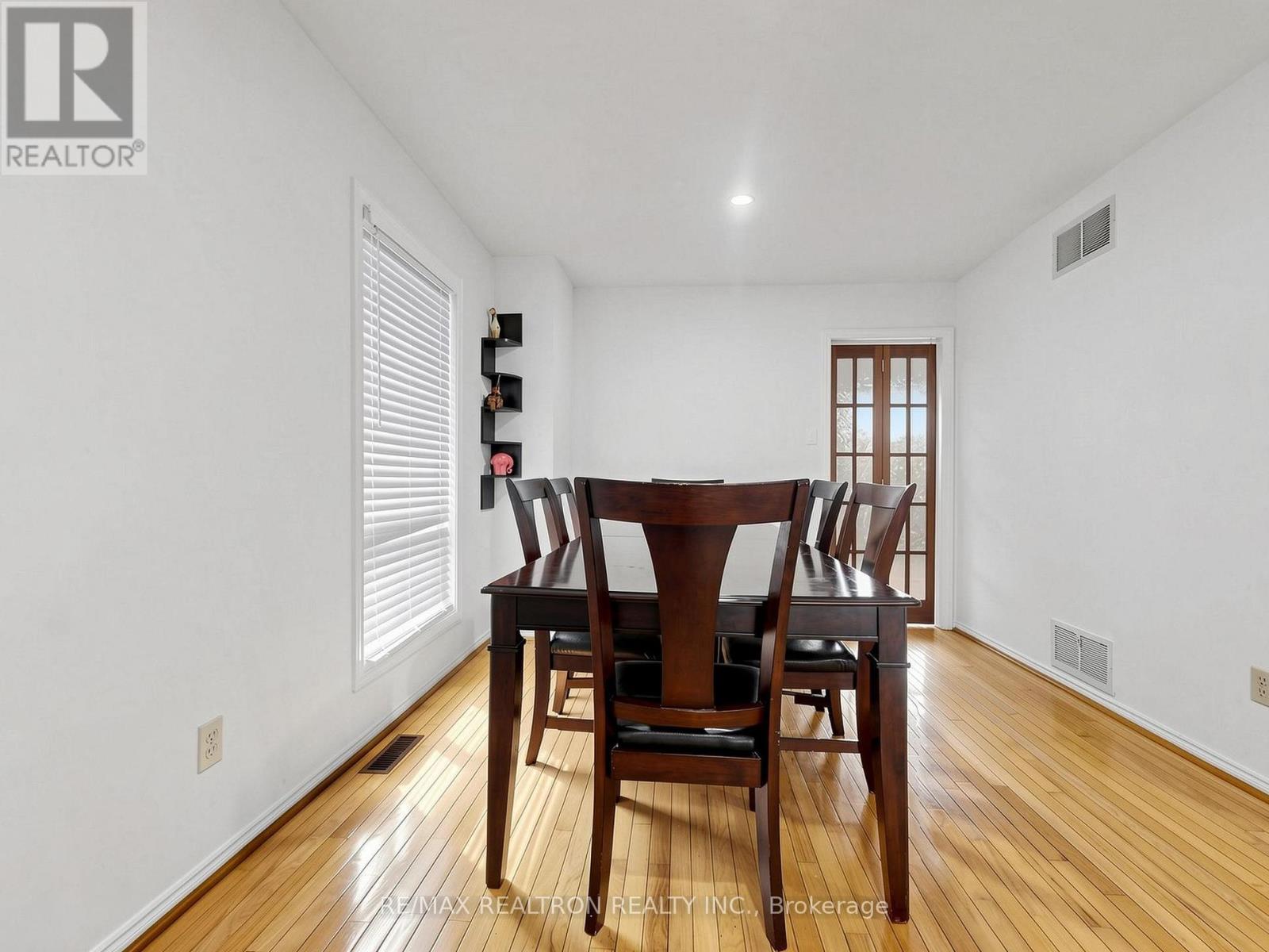 101 Chieftain Crescent, Barrie, Ontario  L4N 6J2 - Photo 14 - S13762328