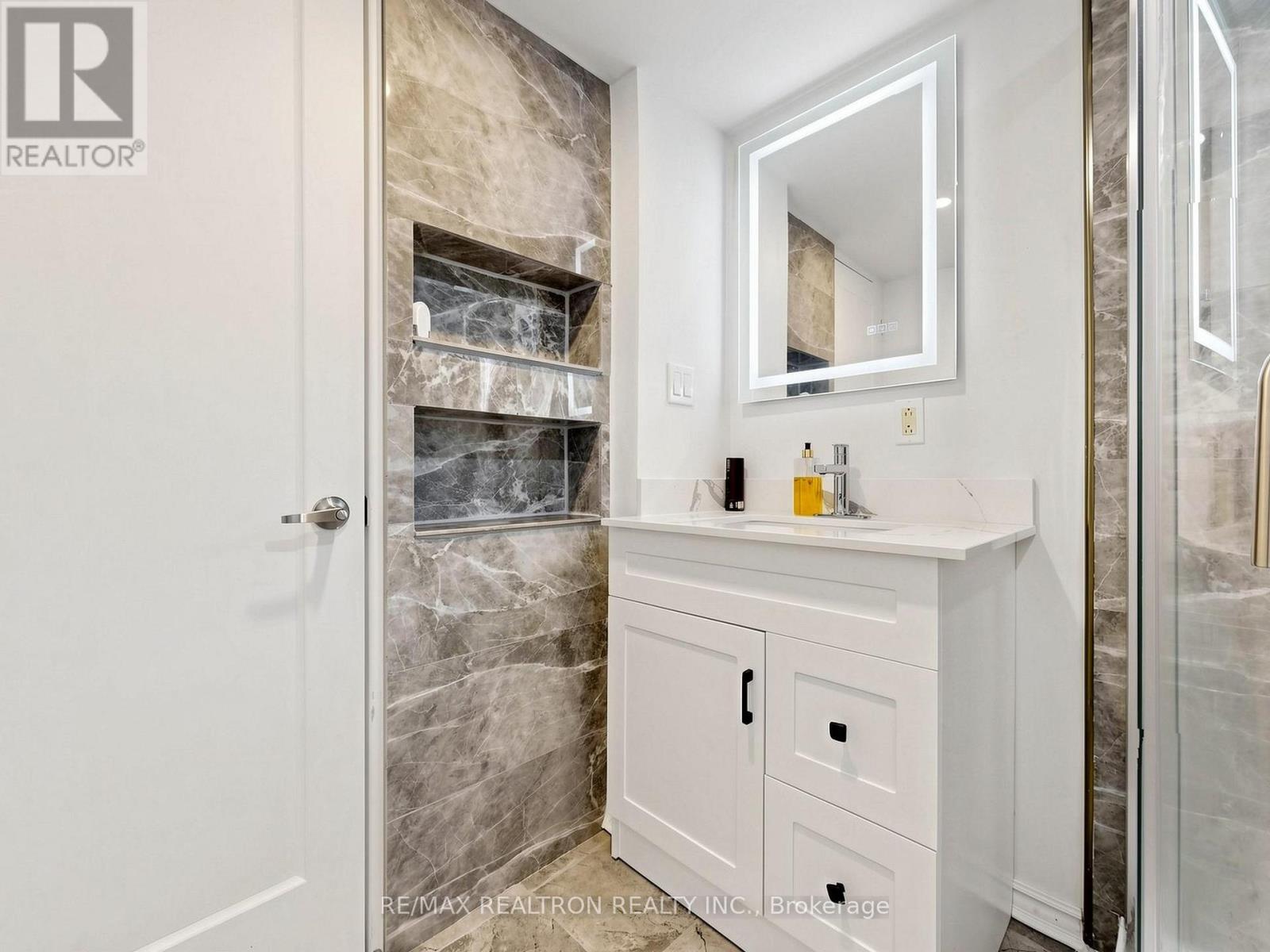 101 Chieftain Crescent, Barrie, Ontario  L4N 6J2 - Photo 25 - S13762328