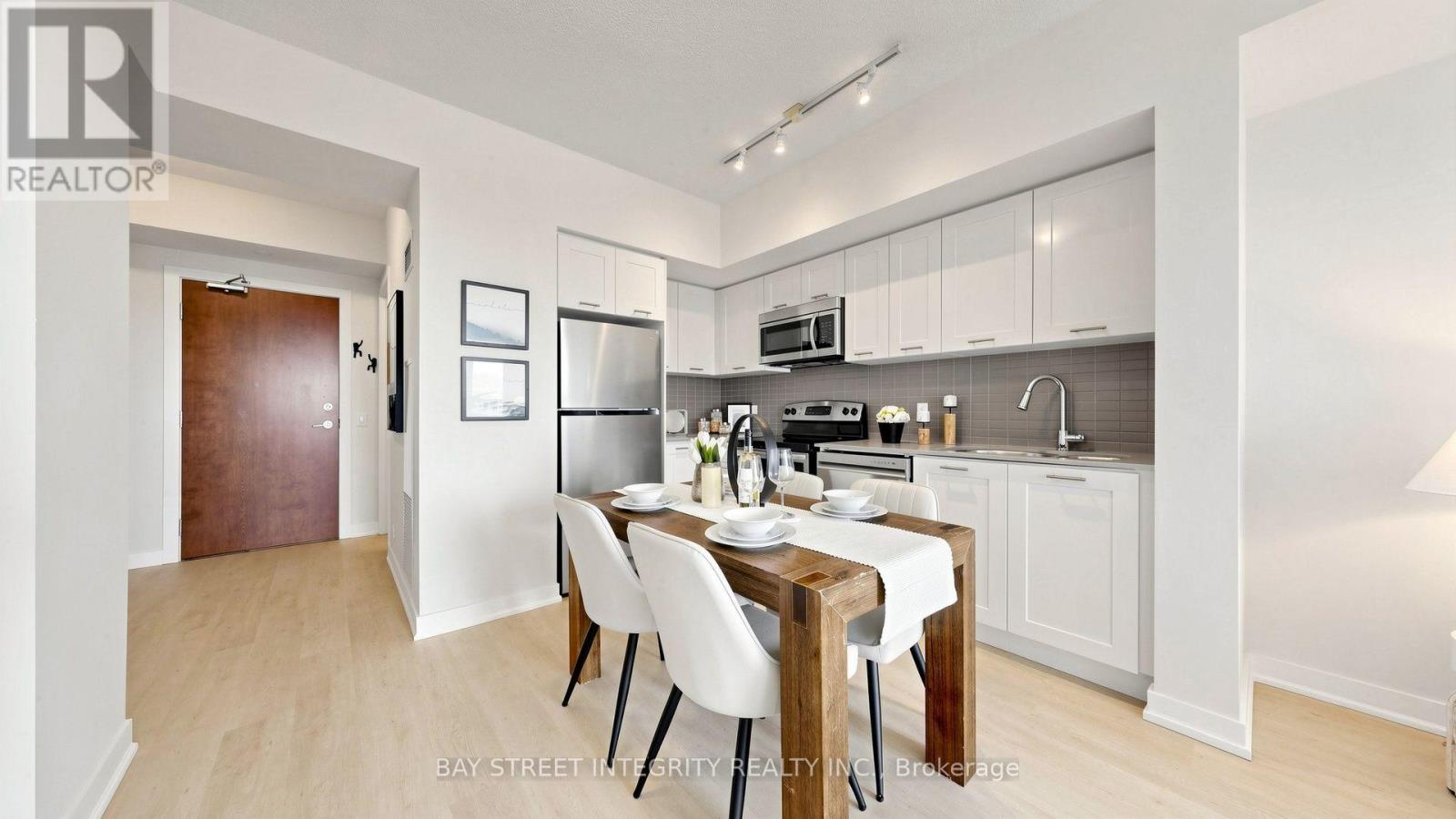 1702 - 2200 Lake Shore Boulevard W, Toronto, Ontario  M8V 1A4 - Photo 5 - W13762332
