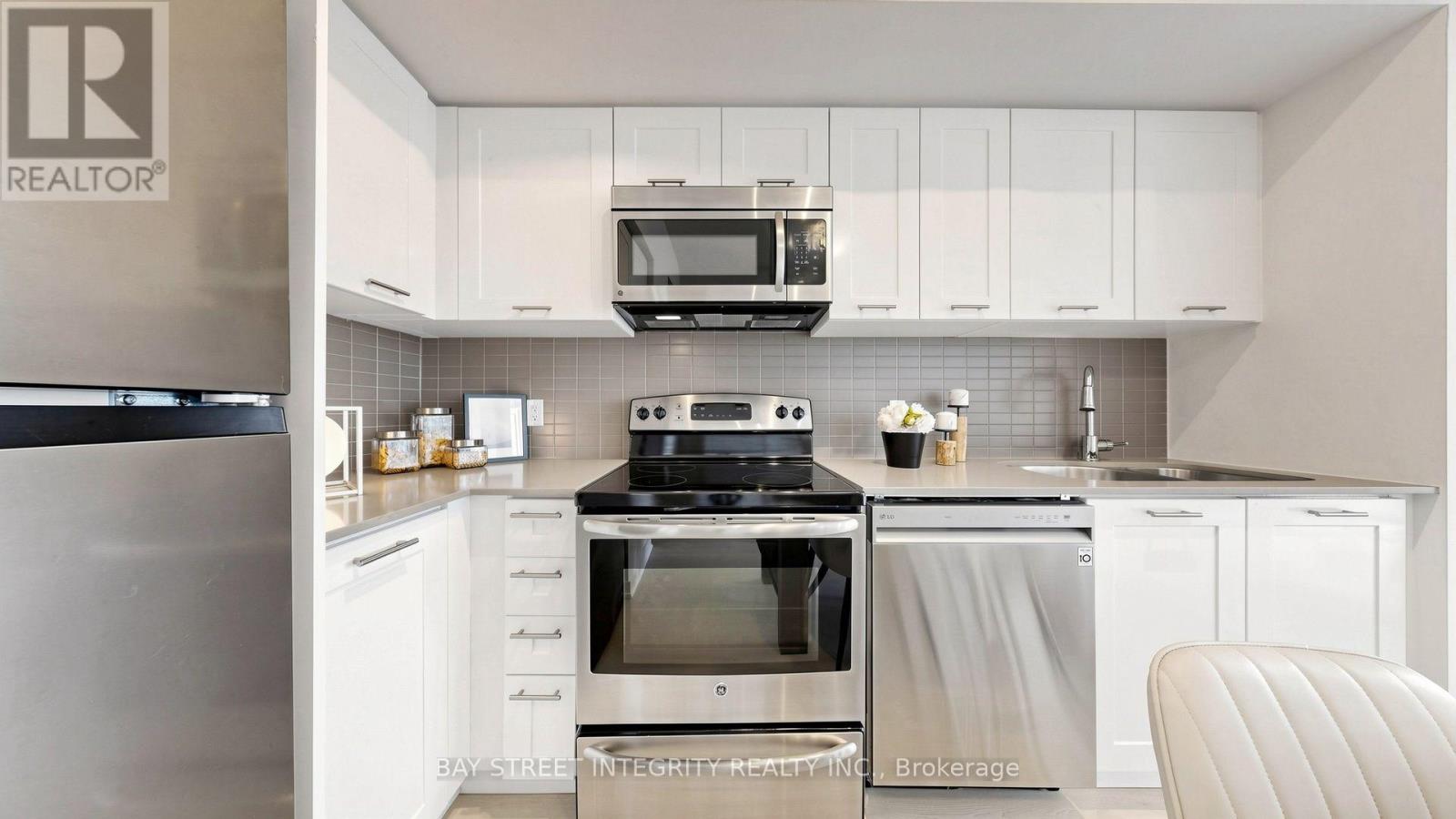 1702 - 2200 Lake Shore Boulevard W, Toronto, Ontario  M8V 1A4 - Photo 9 - W13762332