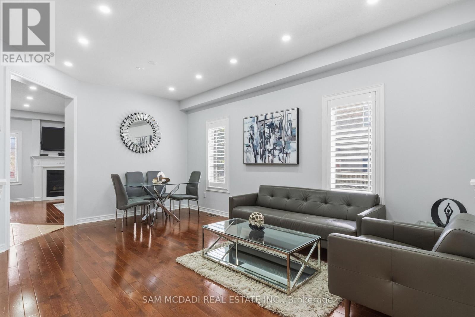 5604 Doctor Peddle Crescent, Mississauga, Ontario  L5M 0K6 - Photo 5 - W13762360