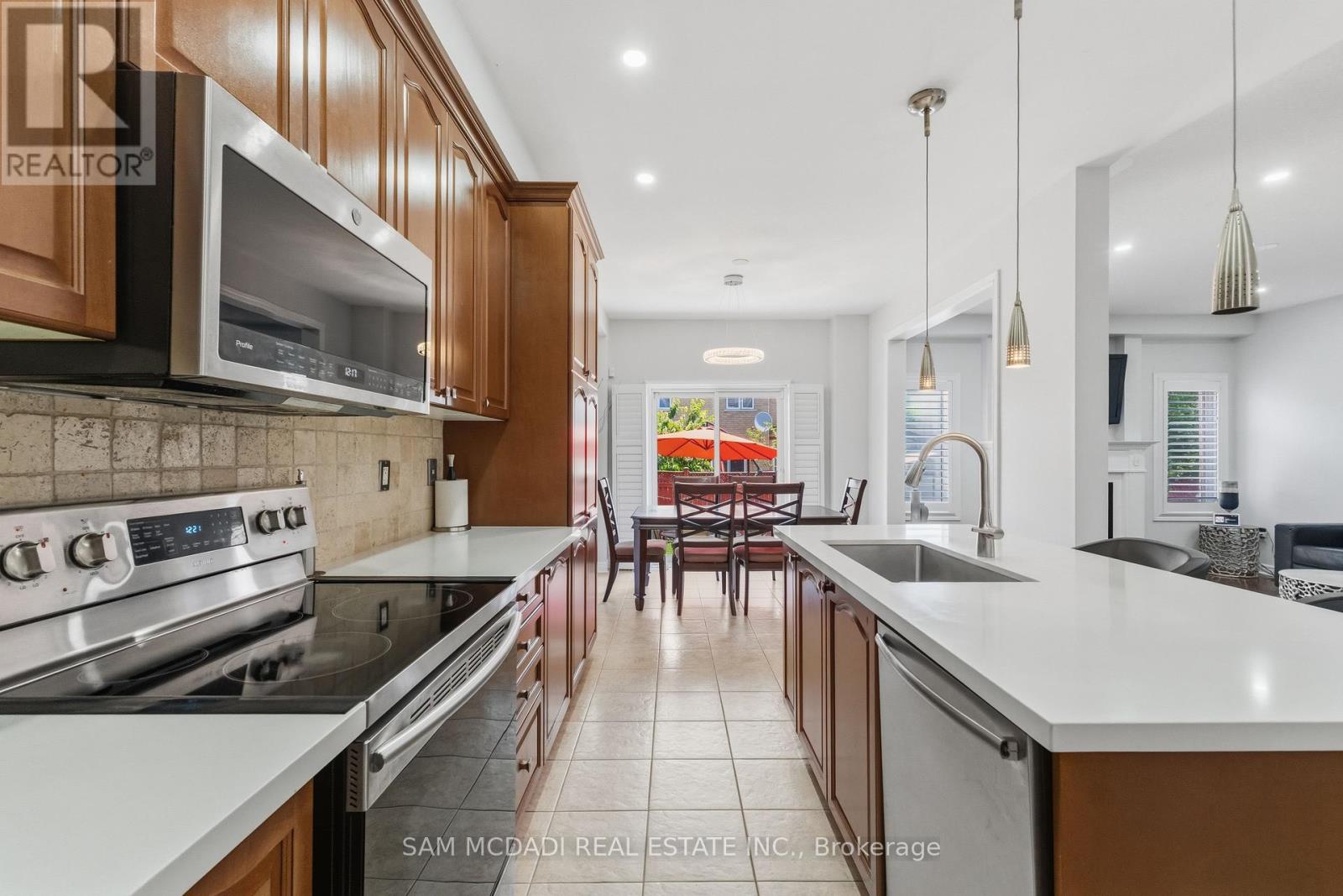5604 Doctor Peddle Crescent, Mississauga, Ontario  L5M 0K6 - Photo 9 - W13762360