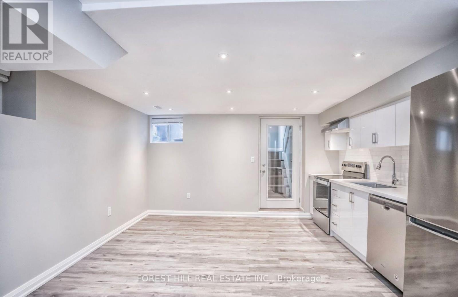 Bsmt - 34 Kenneth Avenue, Toronto, Ontario  M6P 1H9 - Photo 6 - W13762426