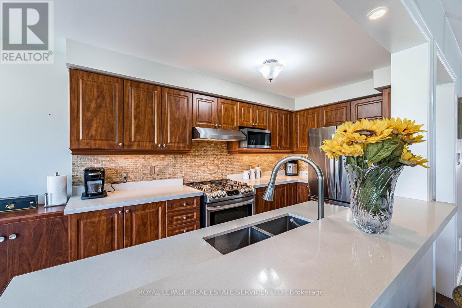 26 Bay Breeze Drive, Brampton, Ontario  L6R 0M1 - Photo 18 - W13762484