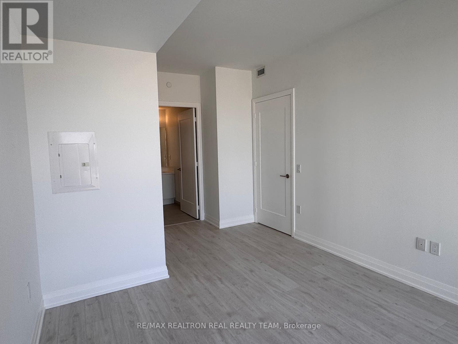 523 - 412 Silver Maple Road, Oakville, Ontario  L6H 7X8 - Photo 16 - W13762600