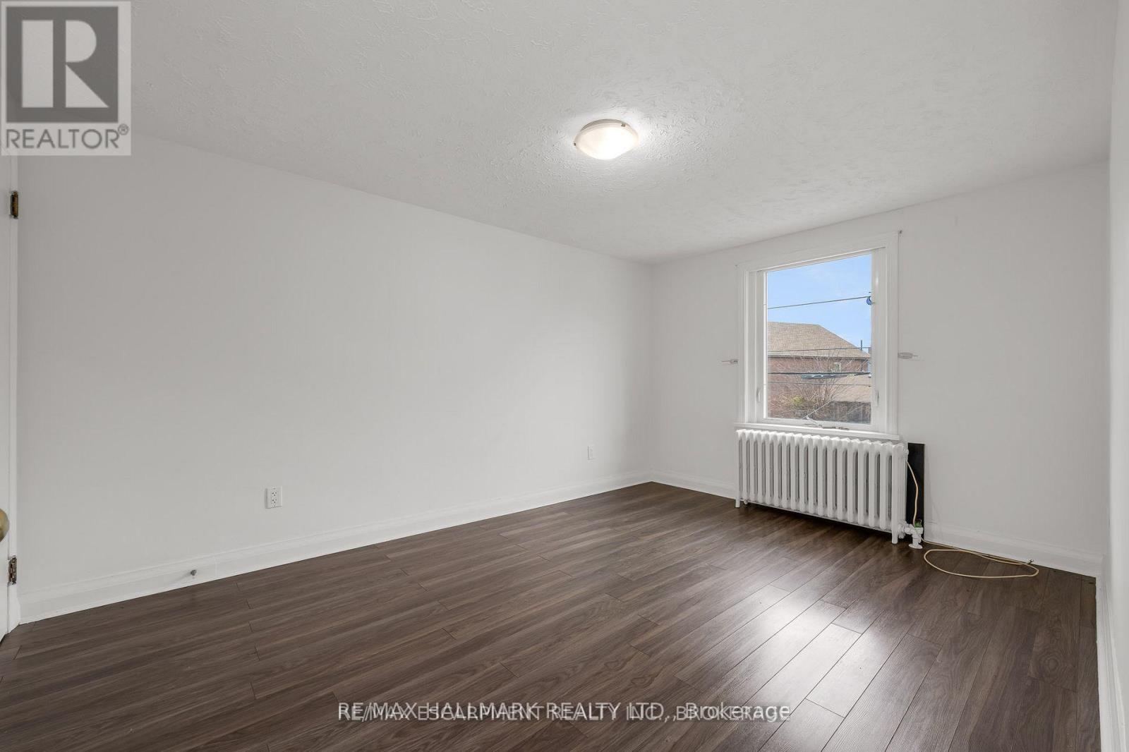 Upper - 160 Welland Avenue, St. Catharines, Ontario  L2R 2N6 - Photo 10 - X13762520