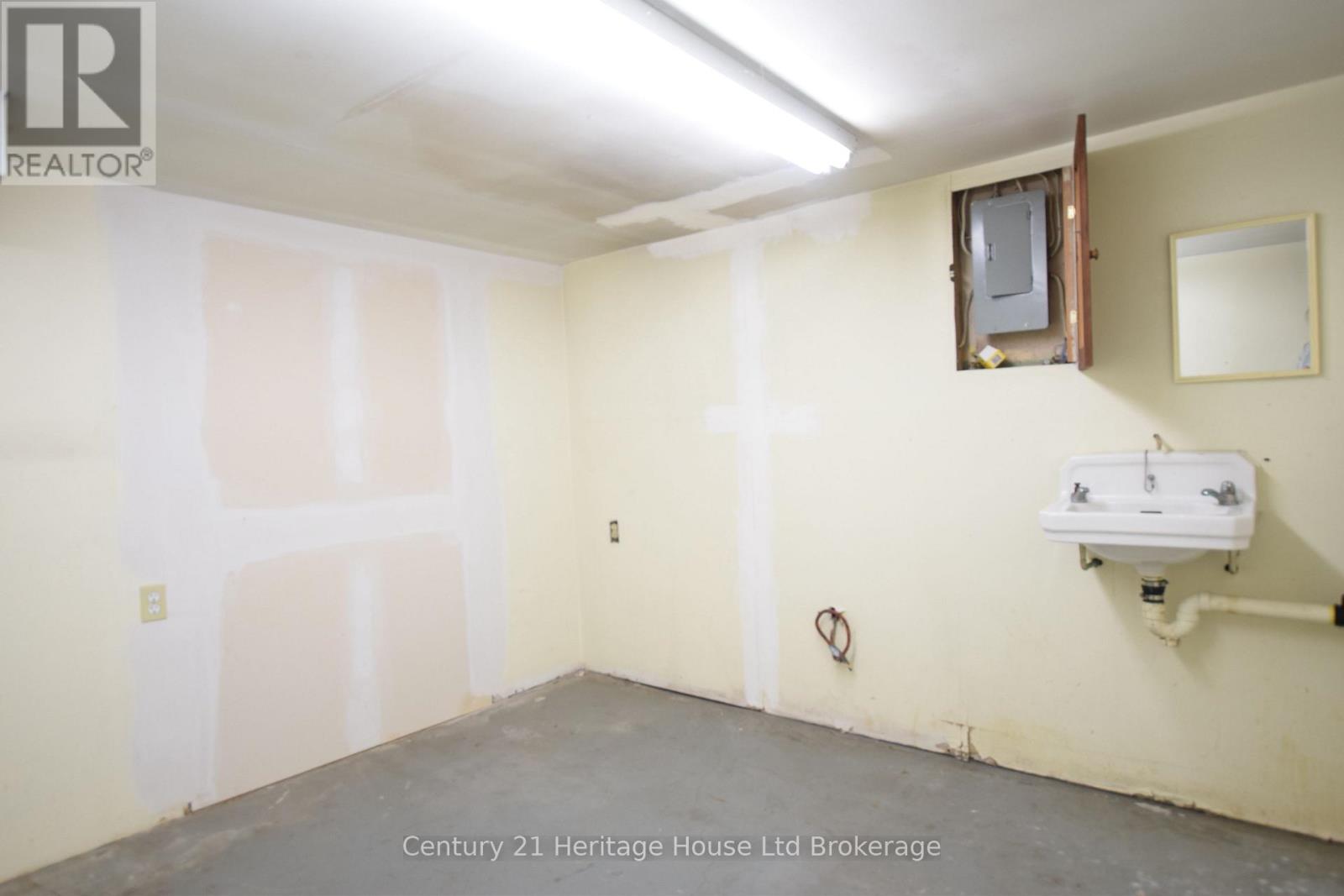361 Dundas Street, Woodstock, Ontario  N4S 1B6 - Photo 18 - X13227286