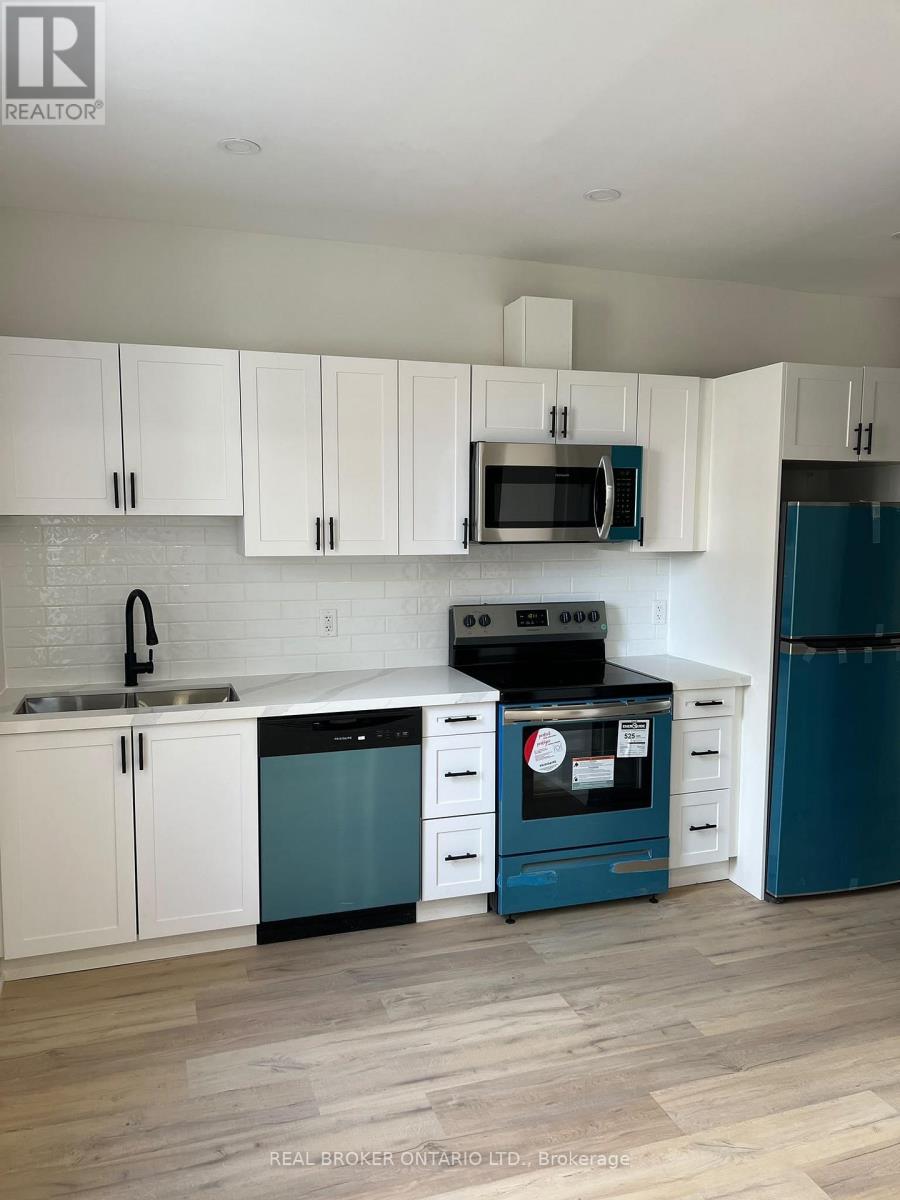 30 Victoria Avenue N, Hamilton, Ontario L8L 5E1 - Photo 3 - X13708400