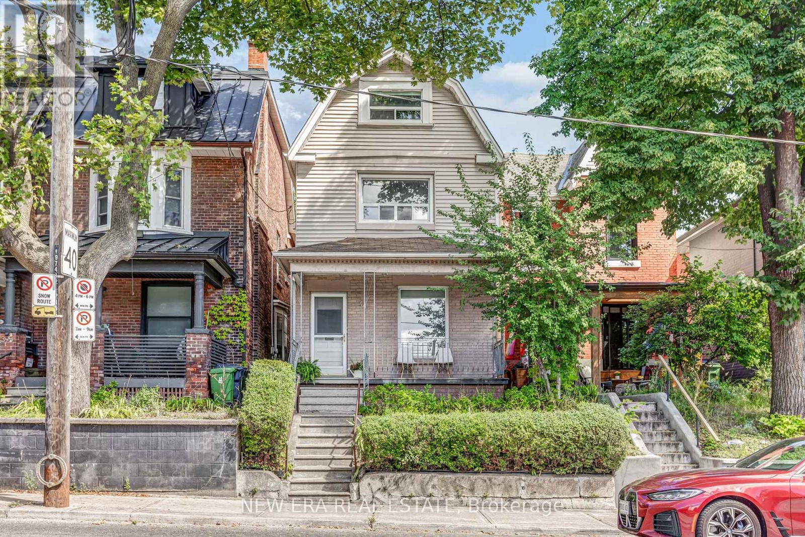 393 OSSINGTON AVENUE, Toronto, Ontario