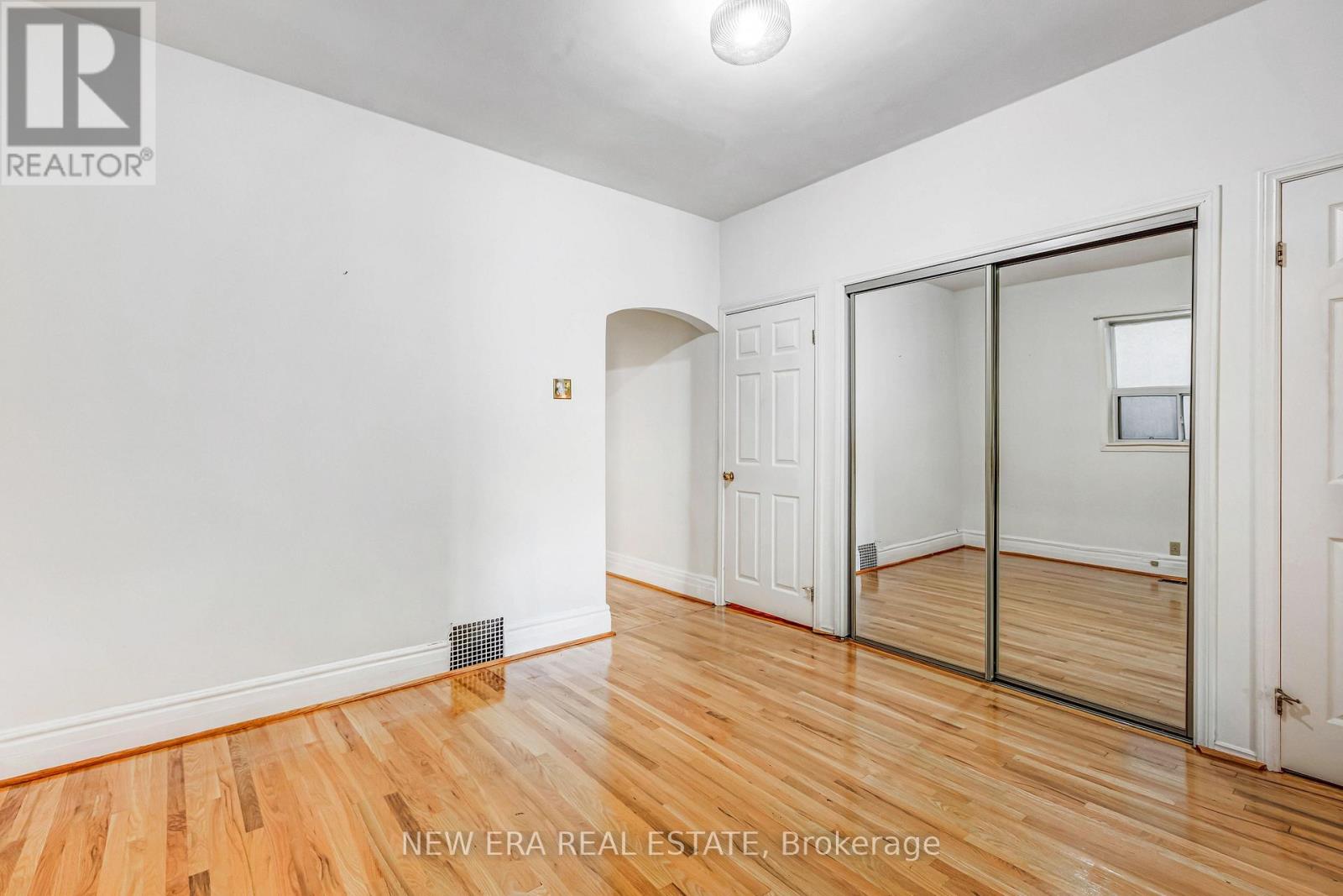 393 Ossington Avenue, Toronto, Ontario  M6J 3A6 - Photo 12 - C13762708