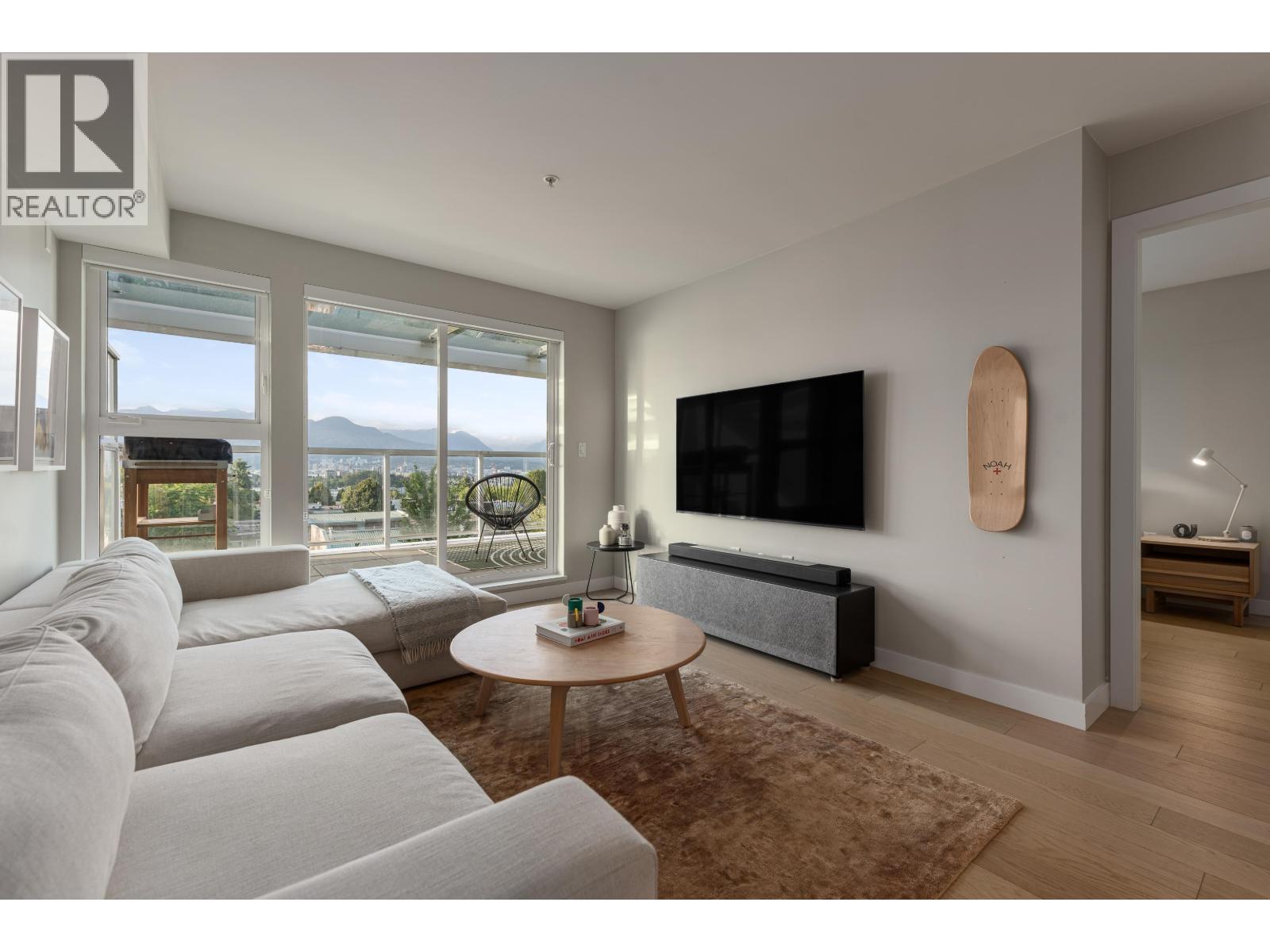 406 2508 Fraser Street, Vancouver, British Columbia  V5T 3V4 - Photo 2 - R3163336