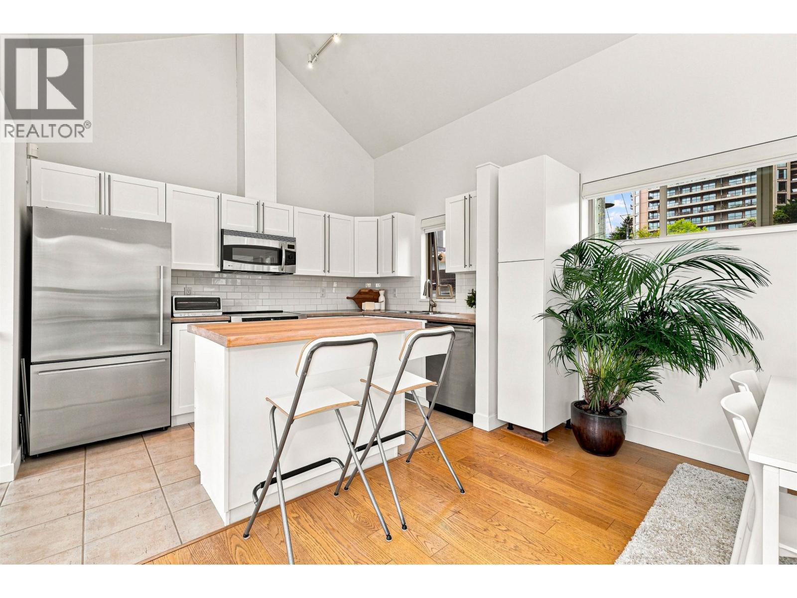 19 3737 Pender Street, Burnaby, British Columbia  V5C 2L2 - Photo 10 - R3163360