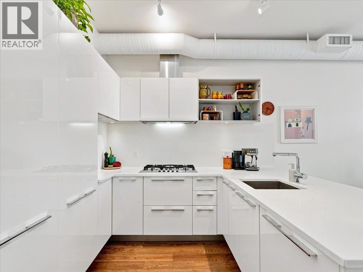 210 108 E 1st Avenue, Vancouver, British Columbia  V5T 0E4 - Photo 2 - R3163385