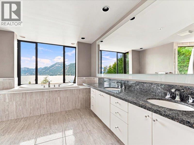 108 Furry Creek Drive, West Vancouver, British Columbia  V8B 1A3 - Photo 14 - R3163347
