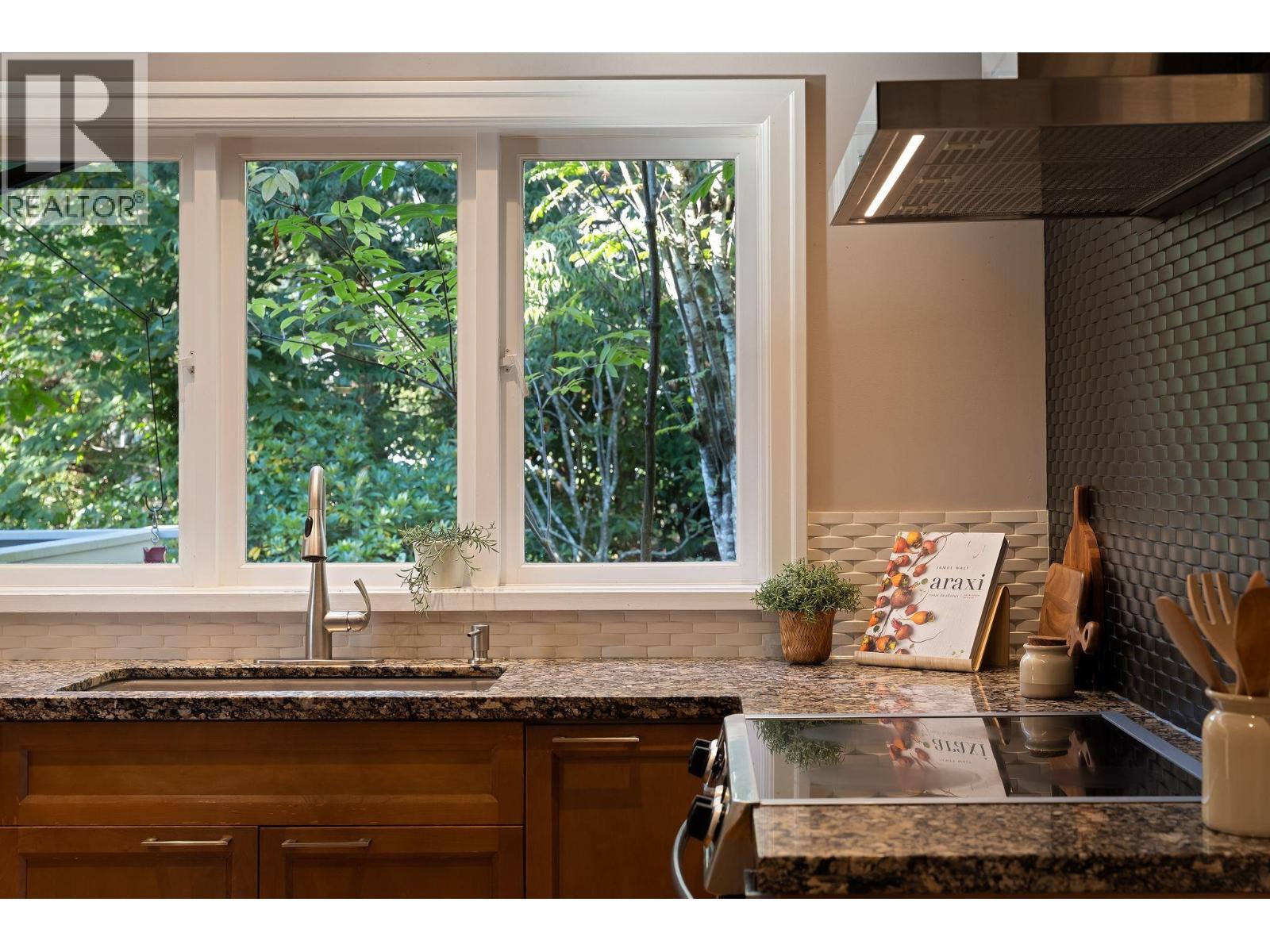 3845 Southridge Avenue, West Vancouver, British Columbia  V7V 3H9 - Photo 10 - R3163380