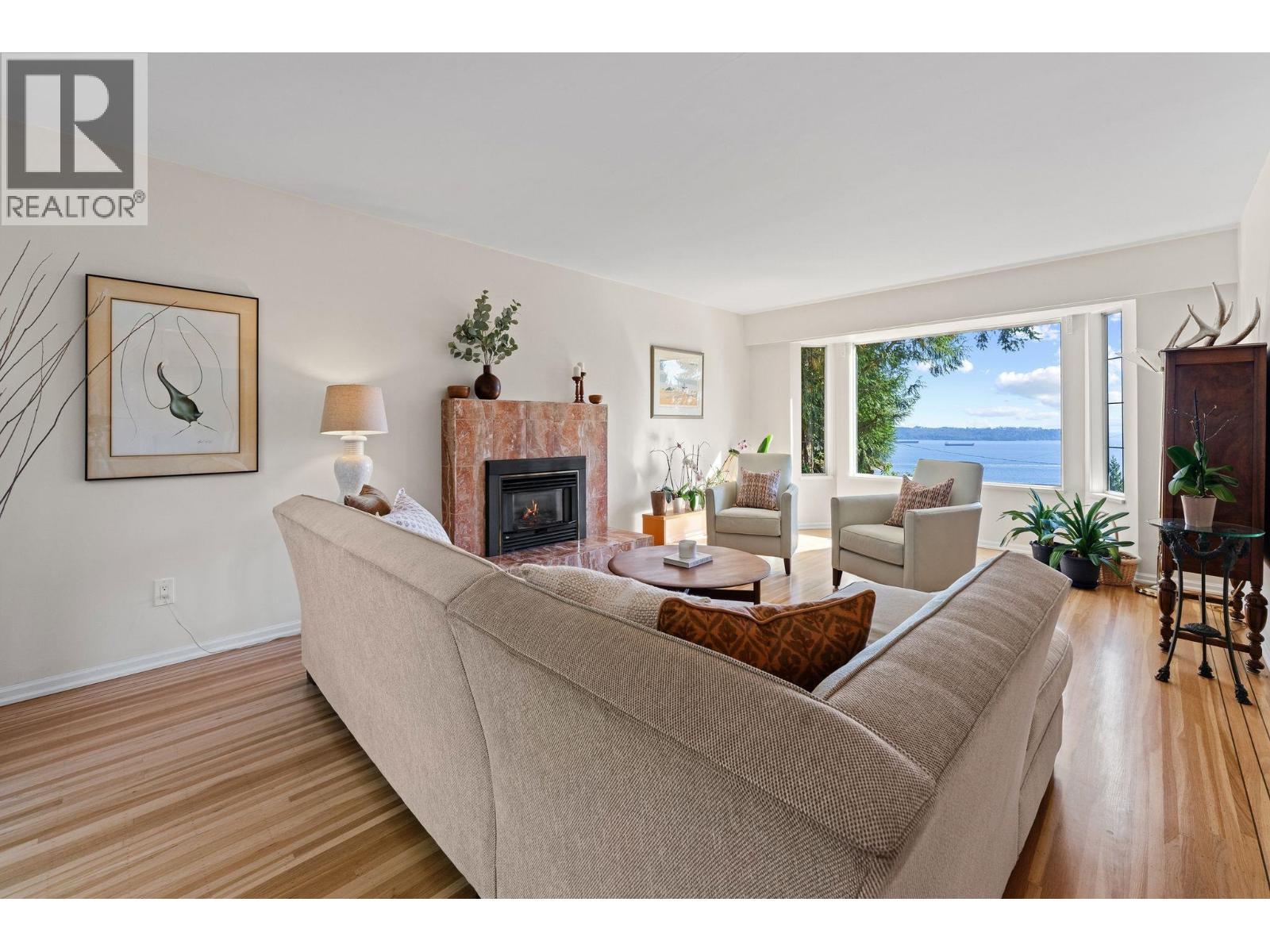 3845 Southridge Avenue, West Vancouver, British Columbia  V7V 3H9 - Photo 3 - R3163380