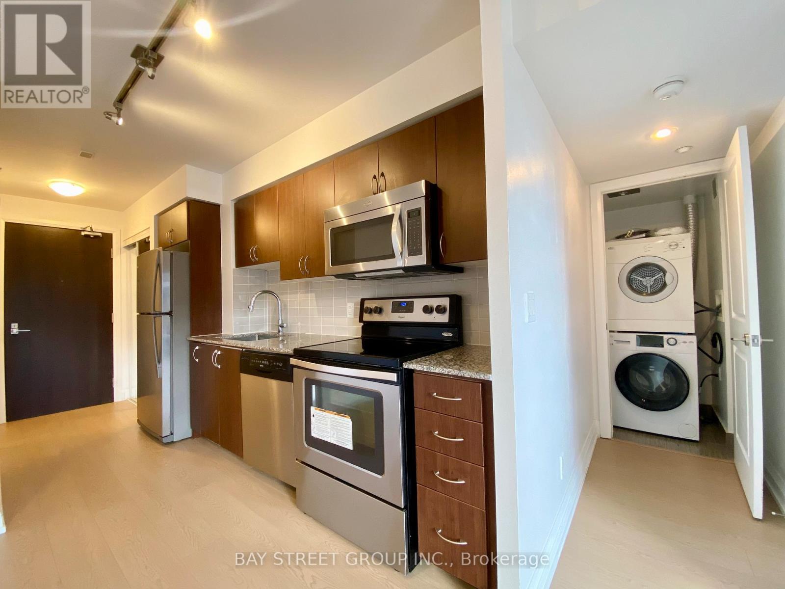 925 - 370 Highway 7 E, Richmond Hill (Doncrest), Ontario  L4B 0C4 - Photo 4 - N13762666