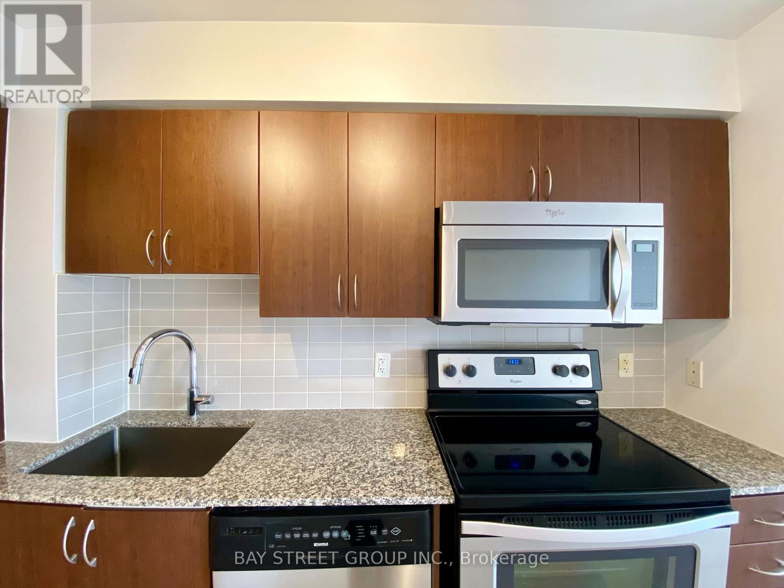 925 - 370 Highway 7 E, Richmond Hill (Doncrest), Ontario  L4B 0C4 - Photo 7 - N13762666