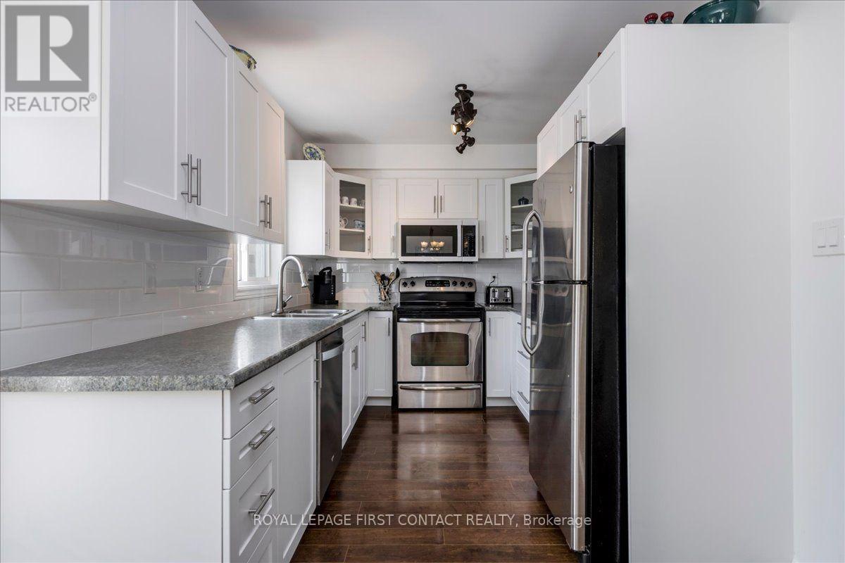 15 Sherwood Court, Barrie (Northwest), Ontario  L4N 9V2 - Photo 10 - S13762608