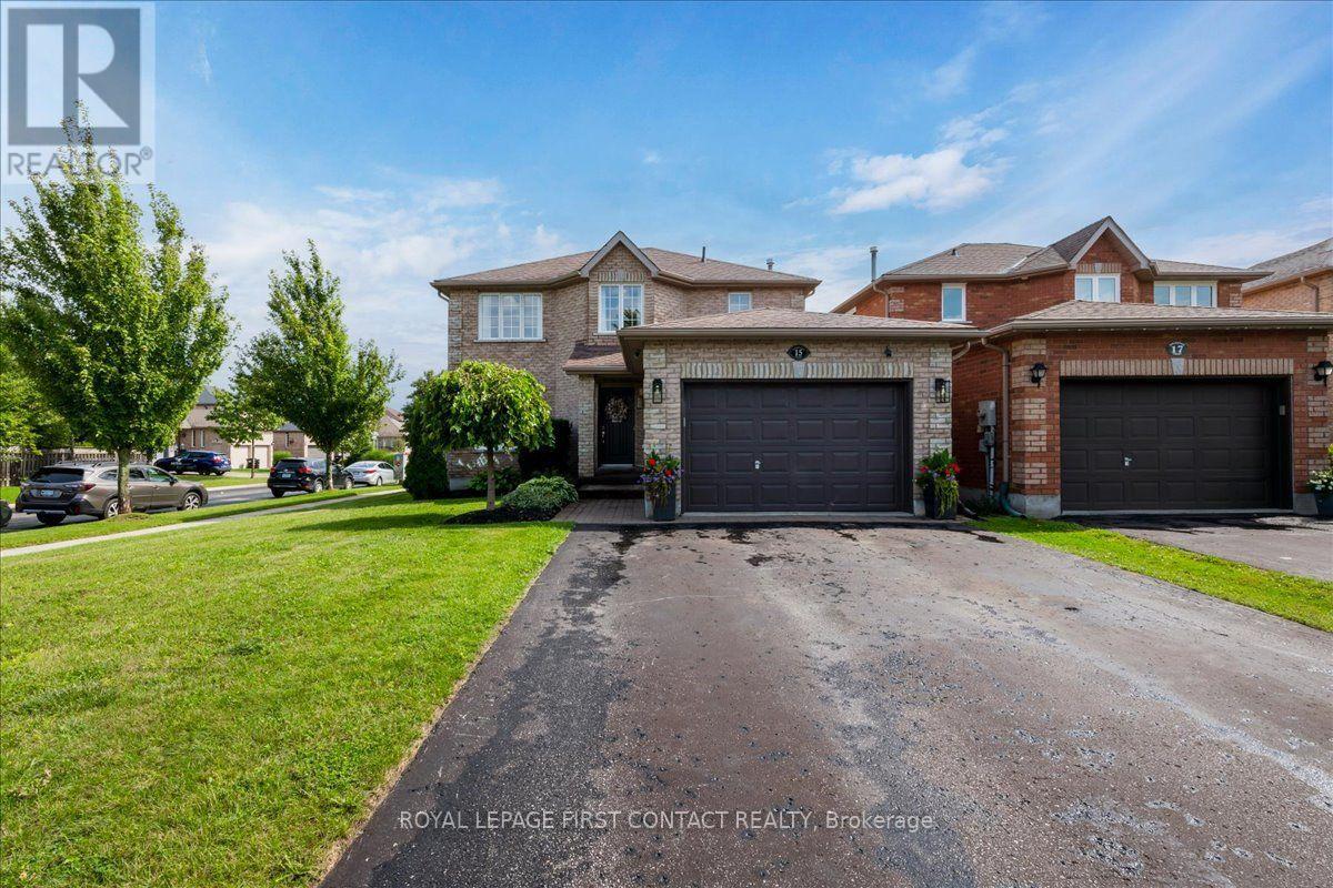 15 Sherwood Court, Barrie (Northwest), Ontario  L4N 9V2 - Photo 2 - S13762608