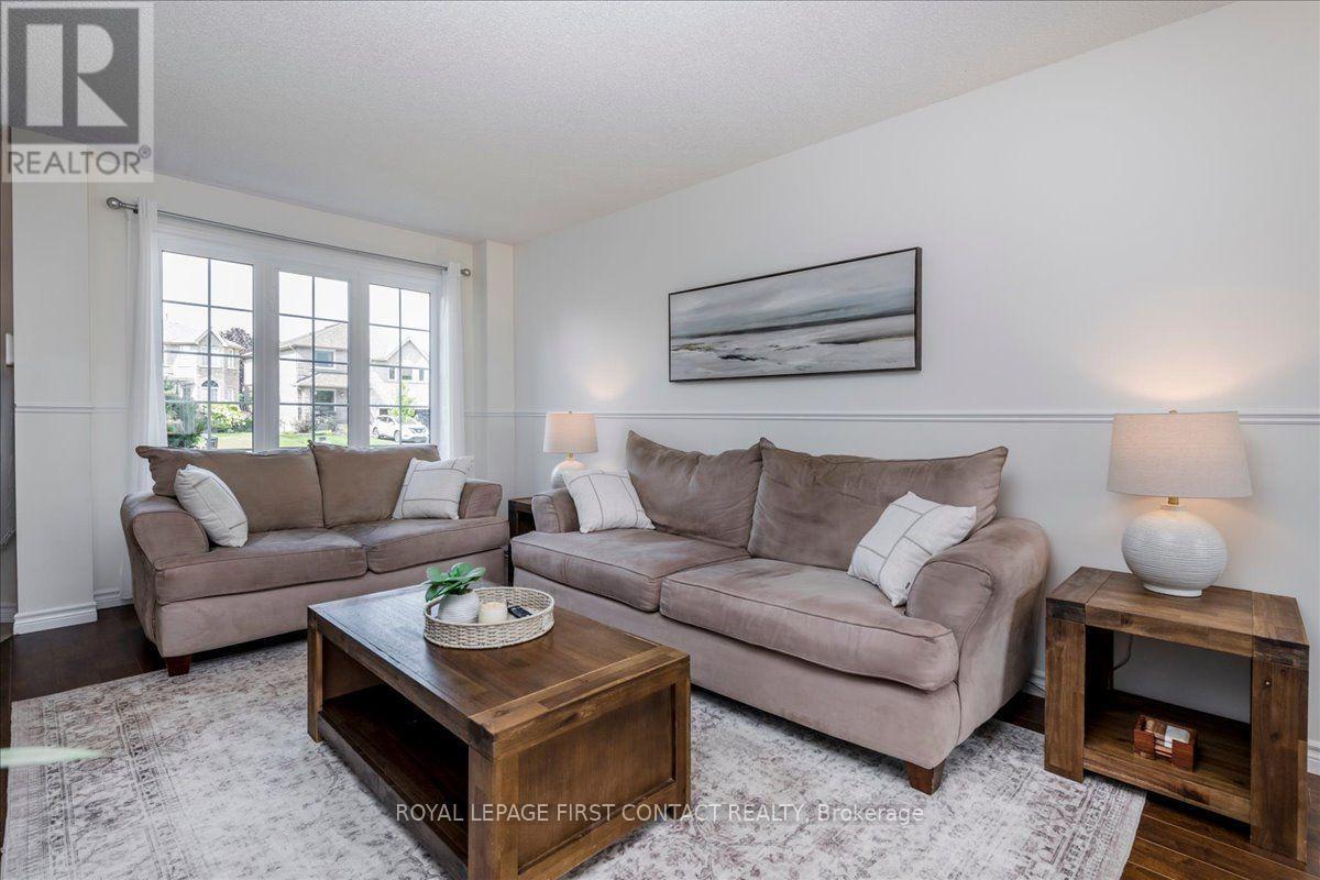 15 Sherwood Court, Barrie (Northwest), Ontario  L4N 9V2 - Photo 6 - S13762608