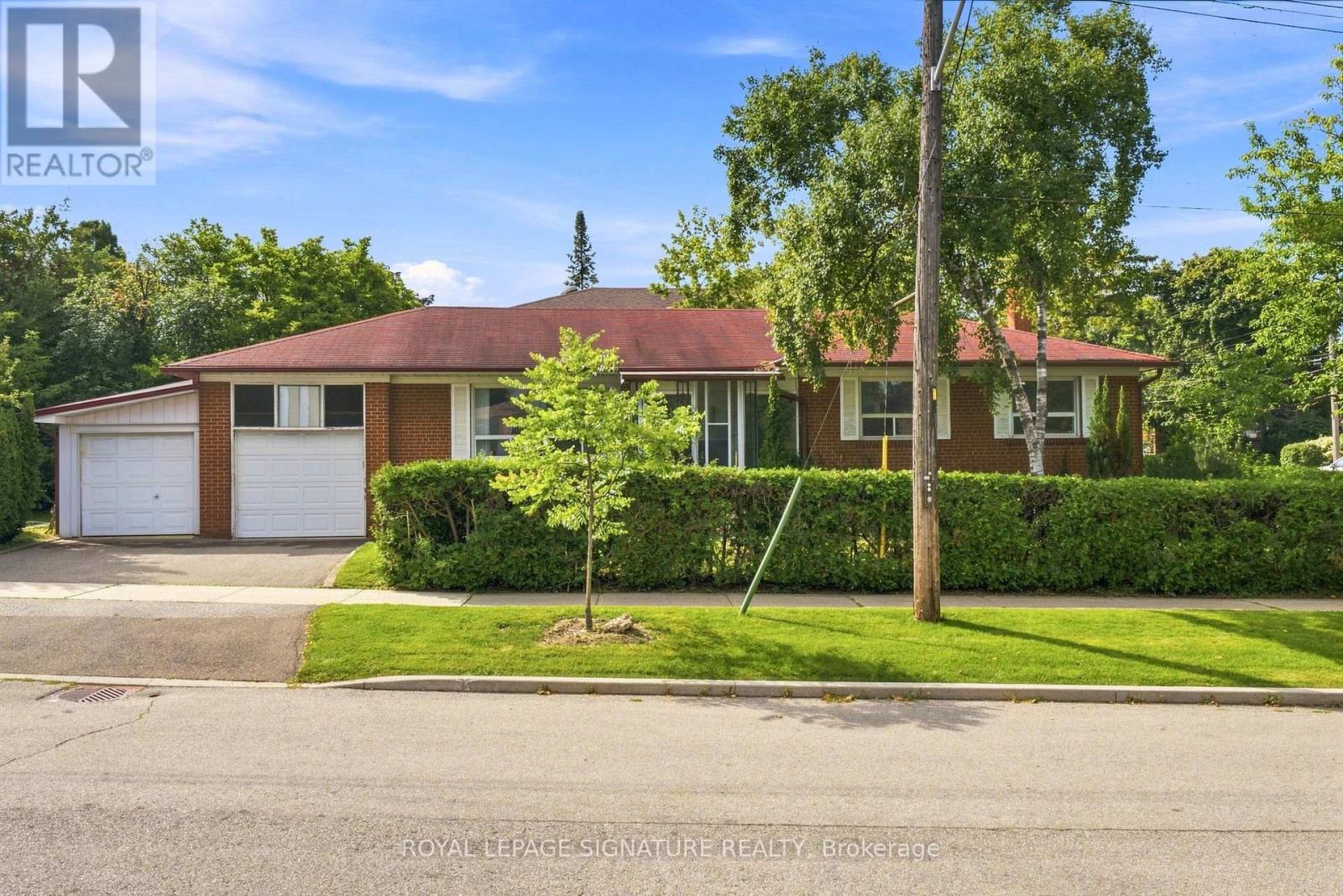 1 Dalegrove Crescent, Toronto, Ontario  M9B 6A5 - Photo 1 - W13762654