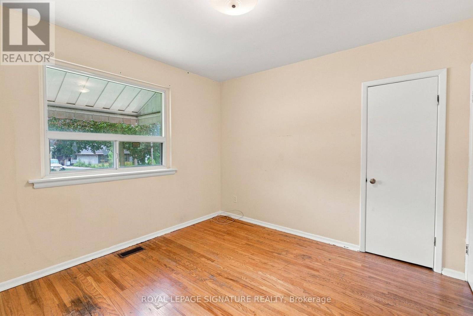 1 Dalegrove Crescent, Toronto, Ontario  M9B 6A5 - Photo 20 - W13762654
