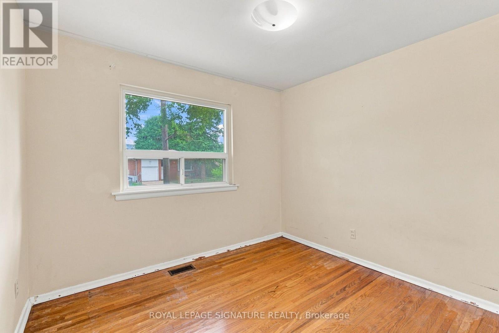 1 Dalegrove Crescent, Toronto, Ontario  M9B 6A5 - Photo 24 - W13762654