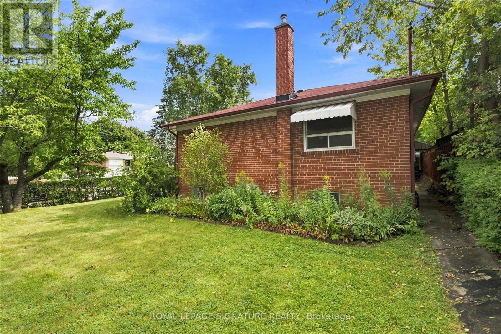 1 Dalegrove Crescent, Toronto, Ontario  M9B 6A5 - Photo 41 - W13762654