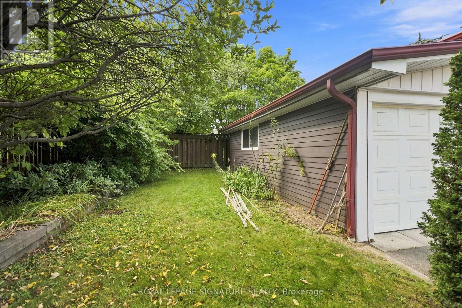 1 Dalegrove Crescent, Toronto, Ontario  M9B 6A5 - Photo 43 - W13762654