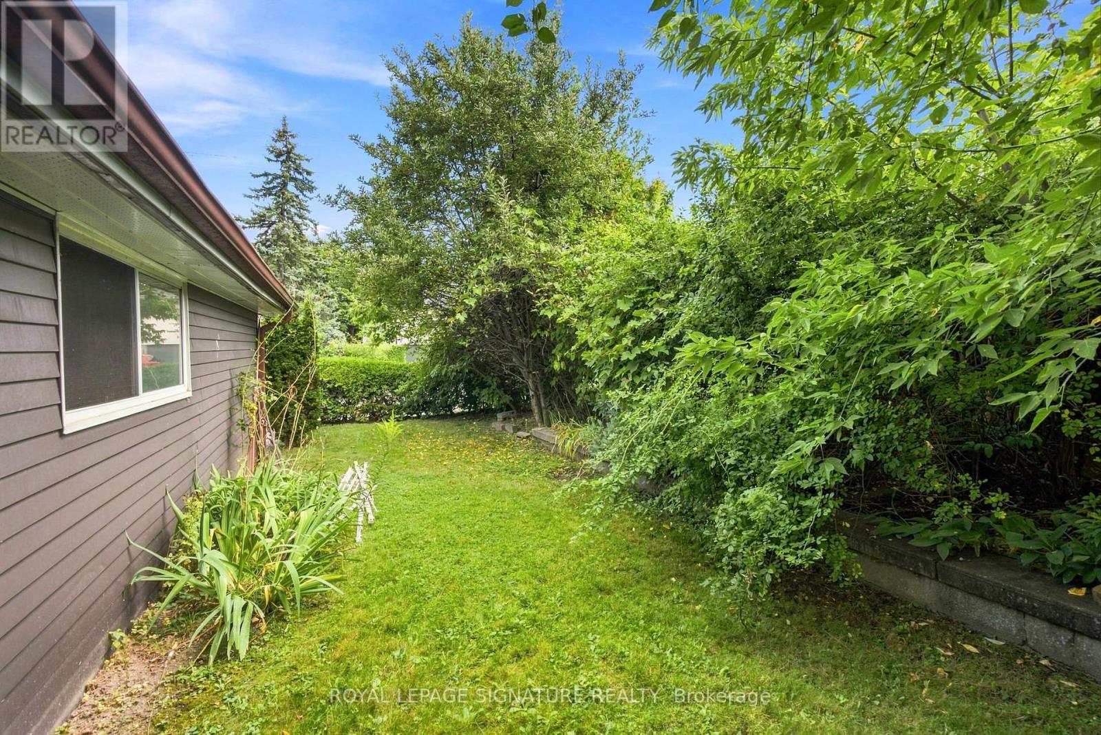 1 Dalegrove Crescent, Toronto, Ontario  M9B 6A5 - Photo 44 - W13762654