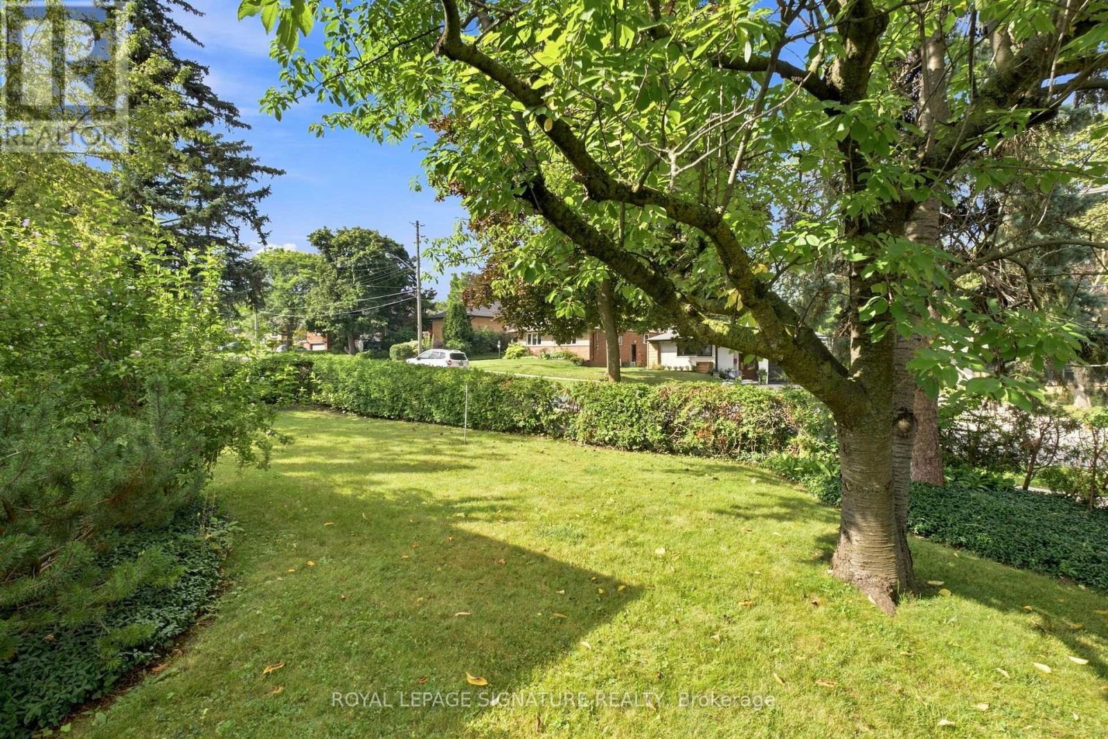 1 Dalegrove Crescent, Toronto, Ontario  M9B 6A5 - Photo 46 - W13762654